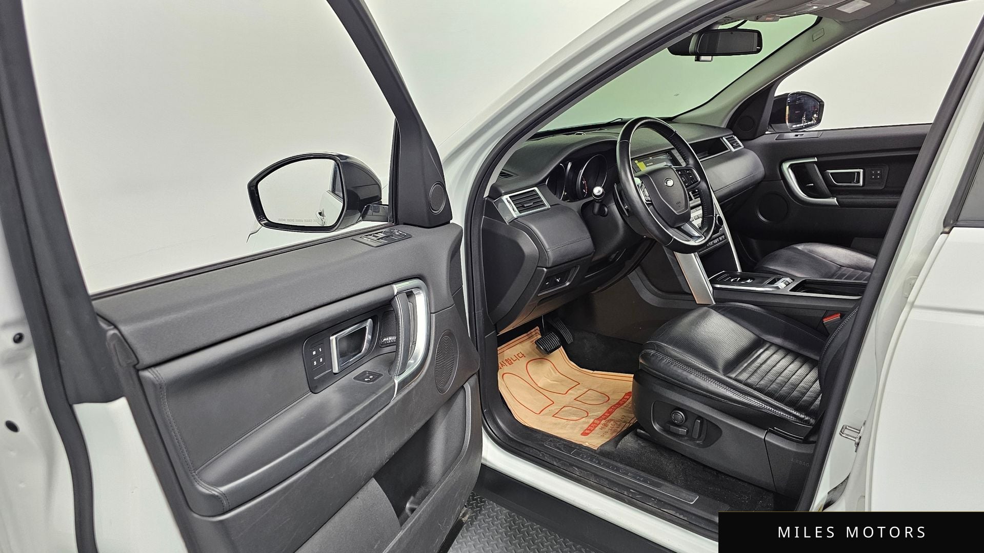 Land Rover Discovery Sport 2017 — миниатюра 10