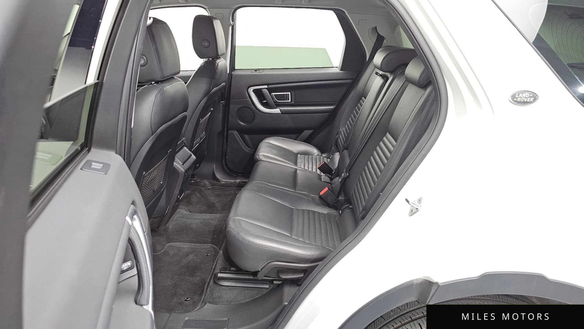 Land Rover Discovery Sport 2017 — миниатюра 11