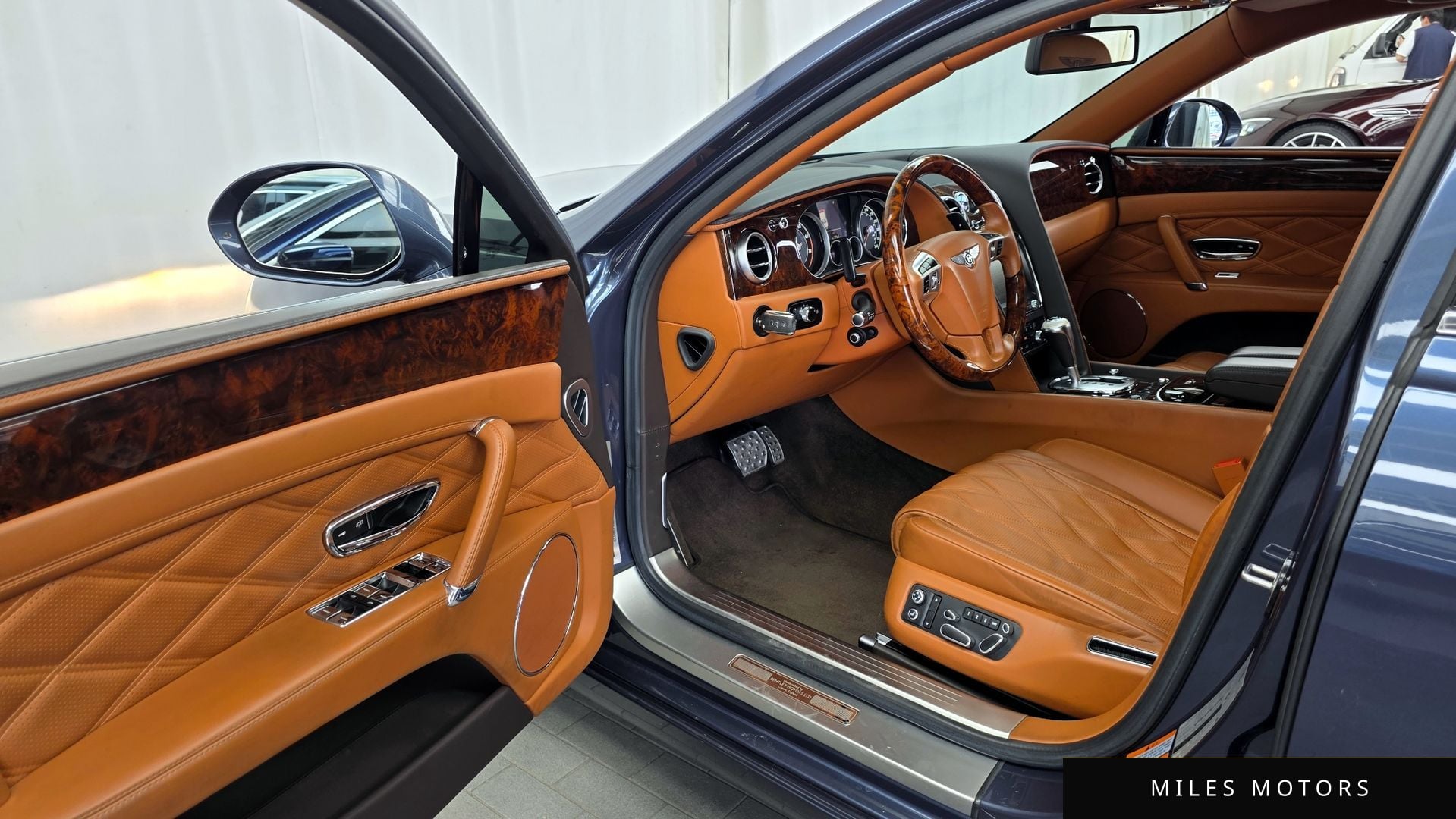 Bentley Flying Spur 2015 — миниатюра 10