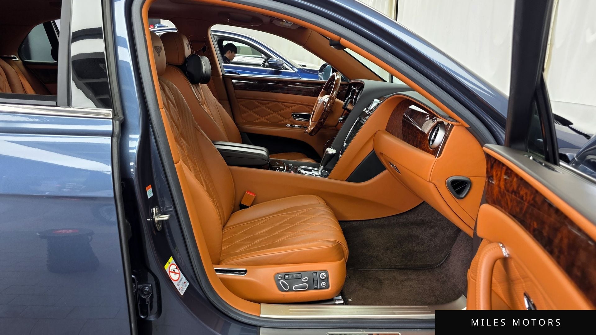 Bentley Flying Spur 2015 — миниатюра 11