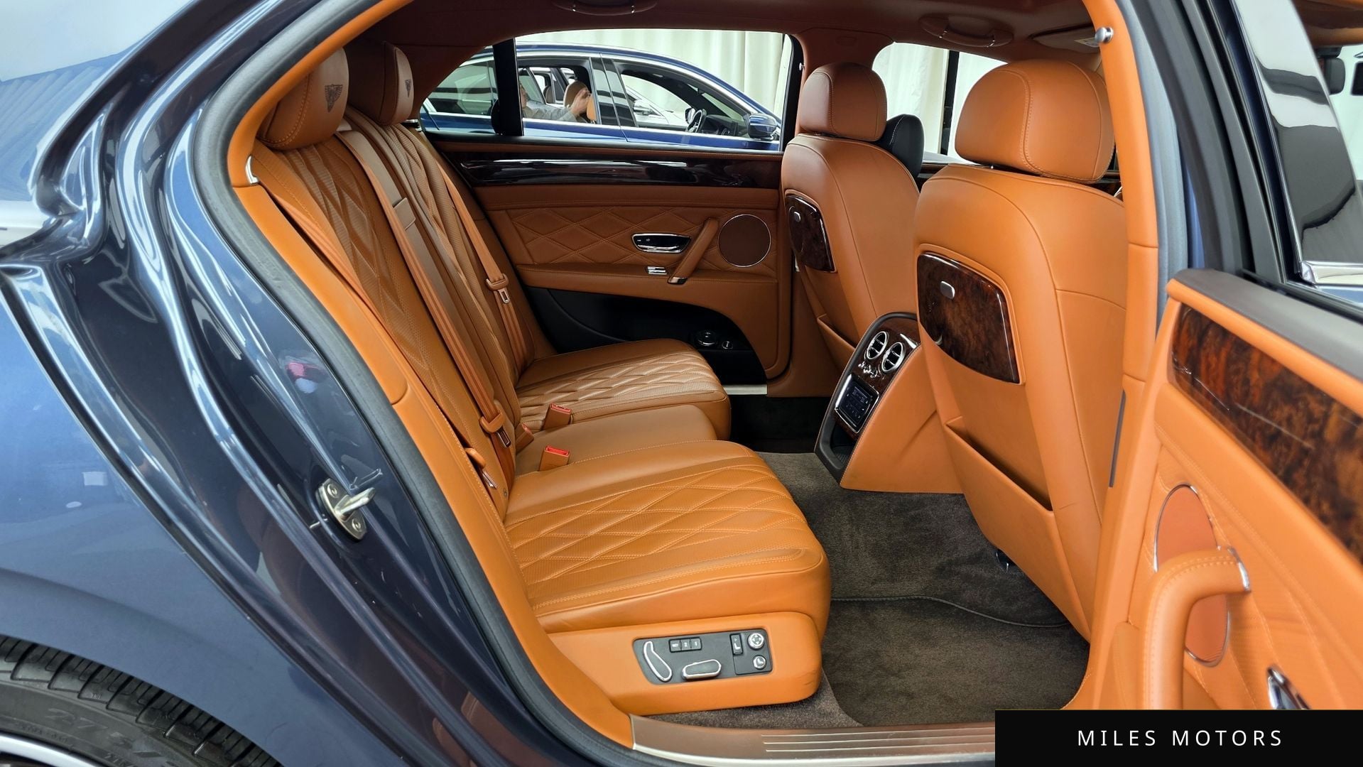 Bentley Flying Spur 2015 — миниатюра 12