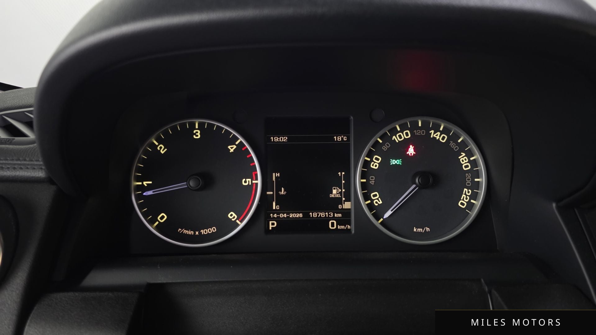 Land Rover Discovery 2016 — миниатюра 8