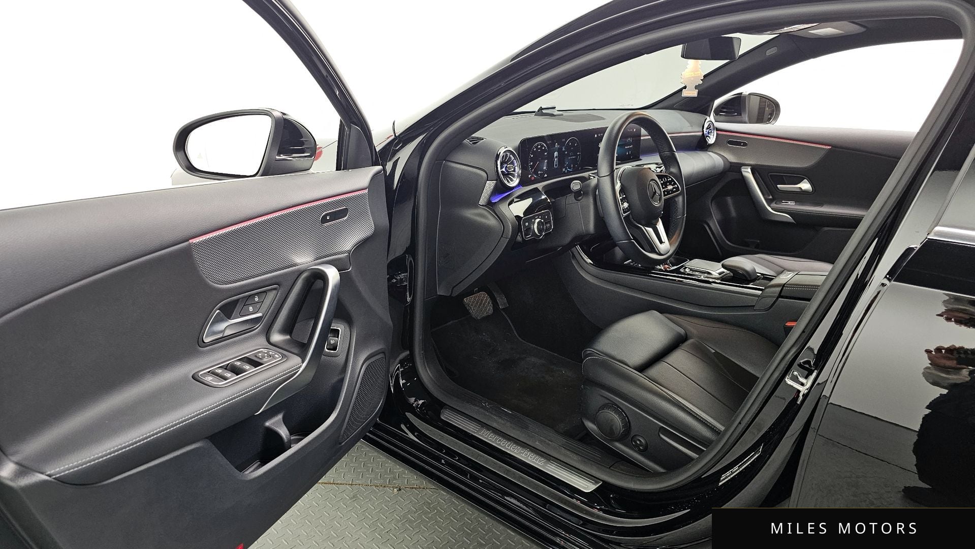 Mercedes-Benz A-Class W177 2022 — миниатюра 10