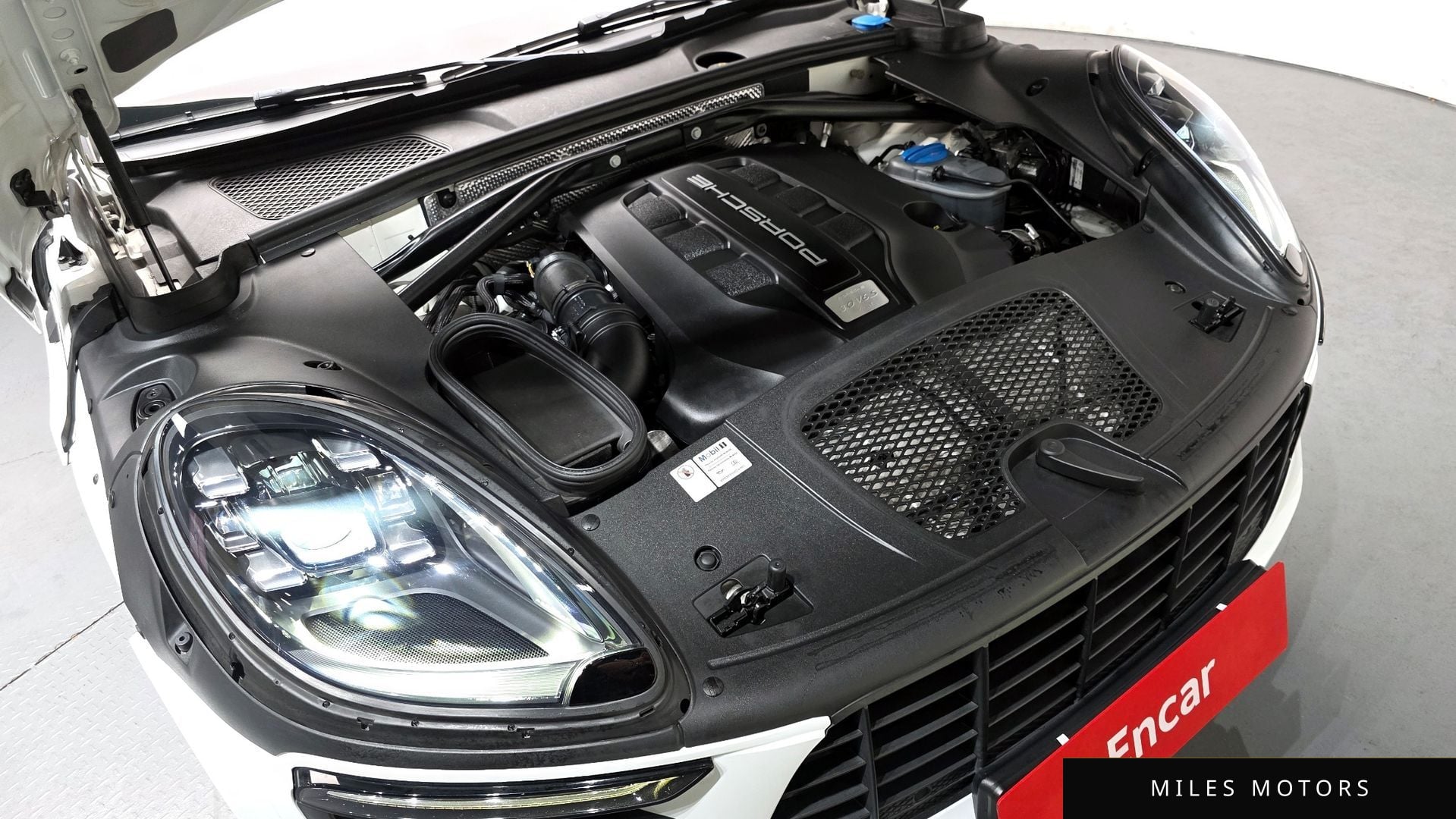 Porsche Macan 2017 — миниатюра 5