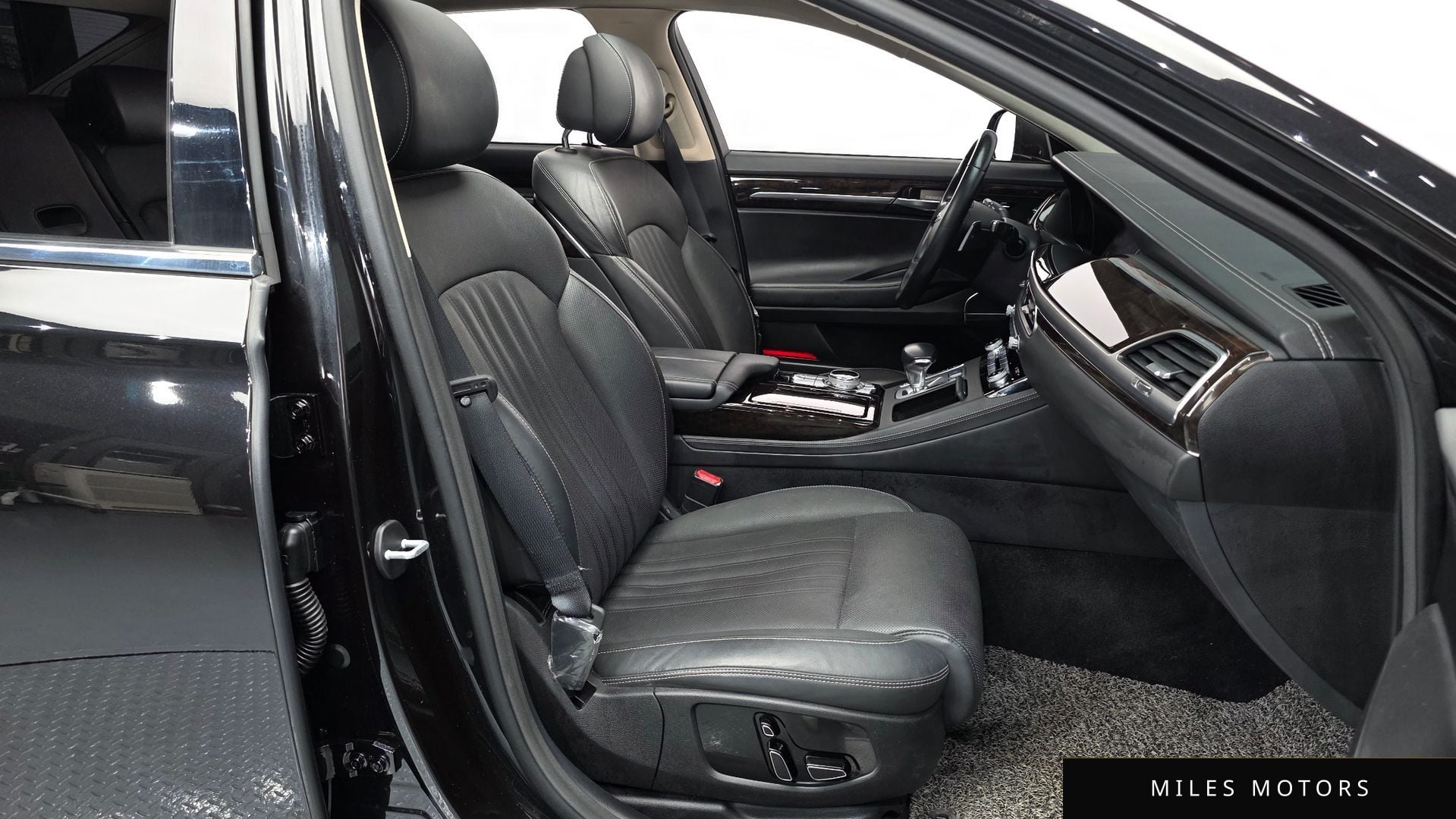 Genesis G90 2019 — миниатюра 11