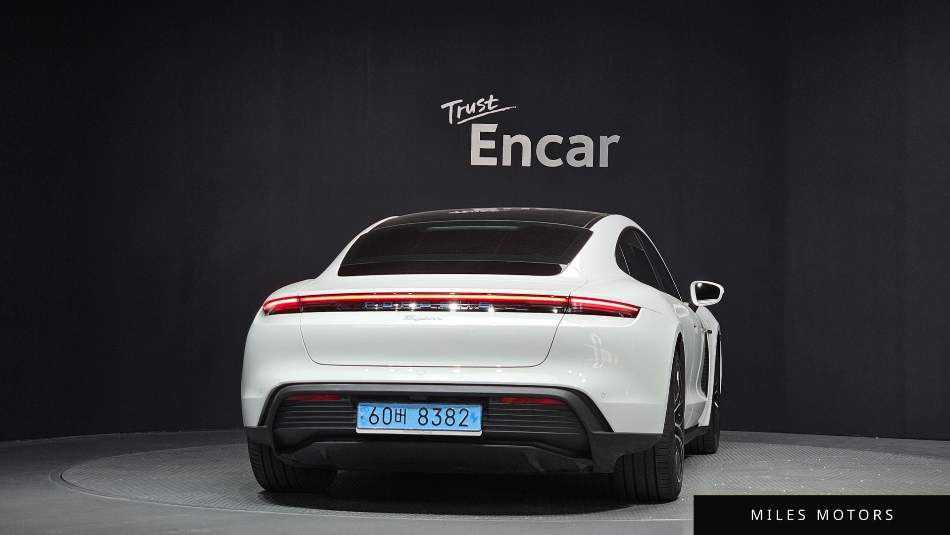 Porsche 타이칸 2022 — миниатюра 4