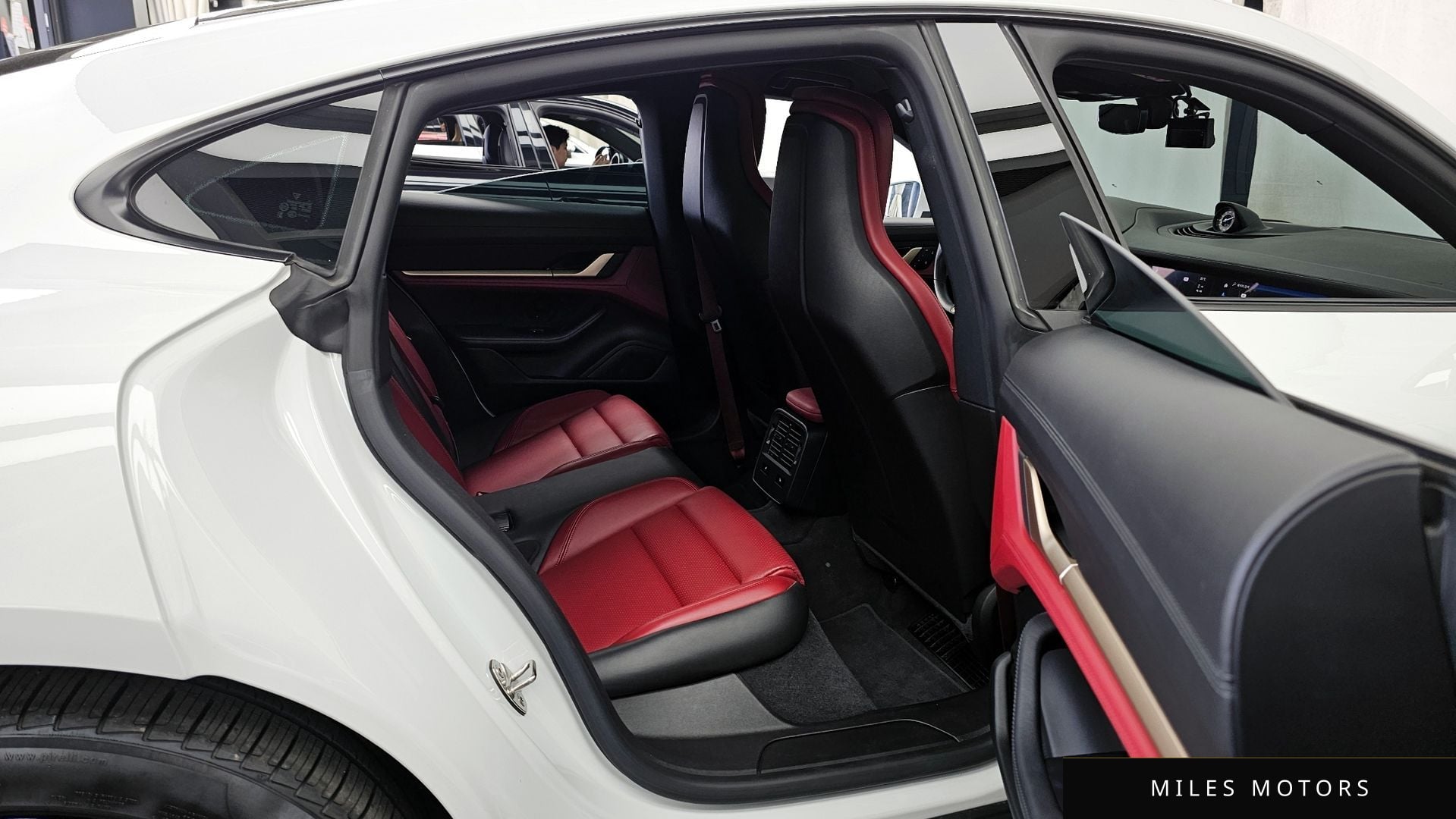 Porsche 타이칸 2022 — миниатюра 18