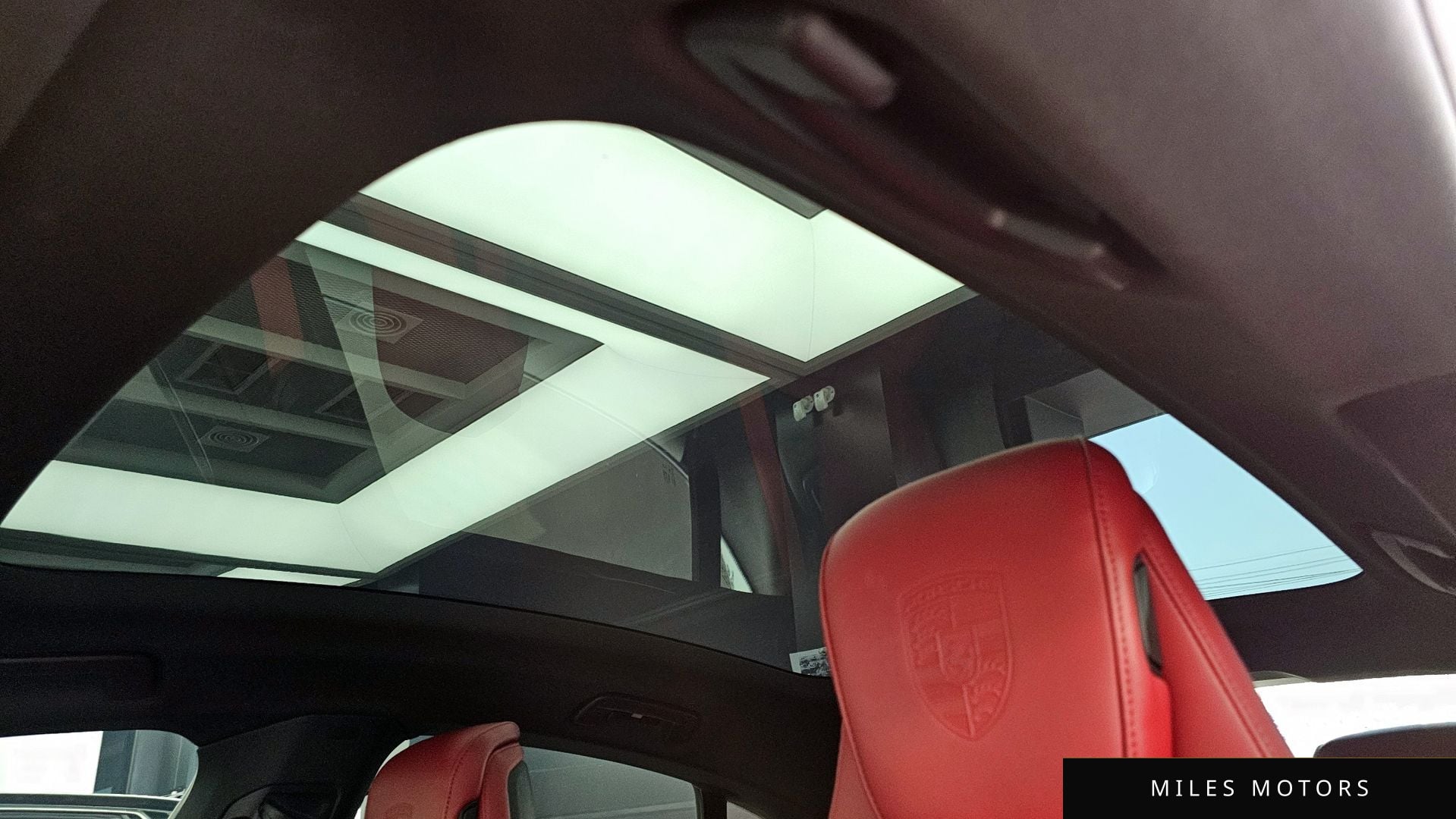 Porsche 타이칸 2022 — миниатюра 24