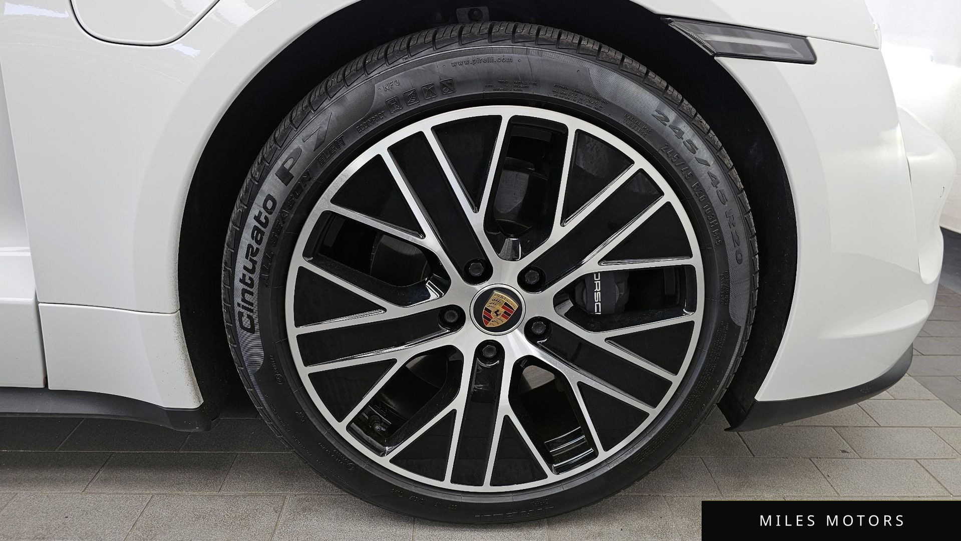Porsche 타이칸 2022 — миниатюра 7