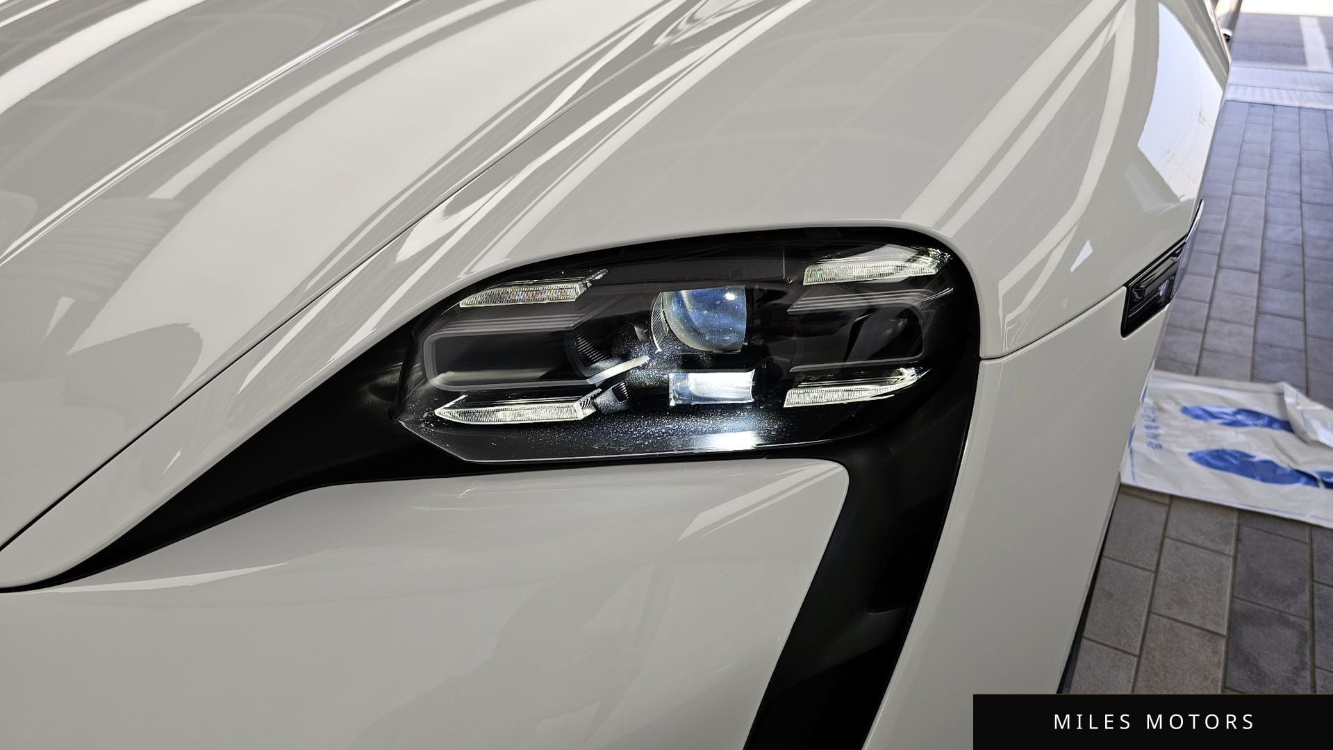 Porsche 타이칸 2022 — миниатюра 8