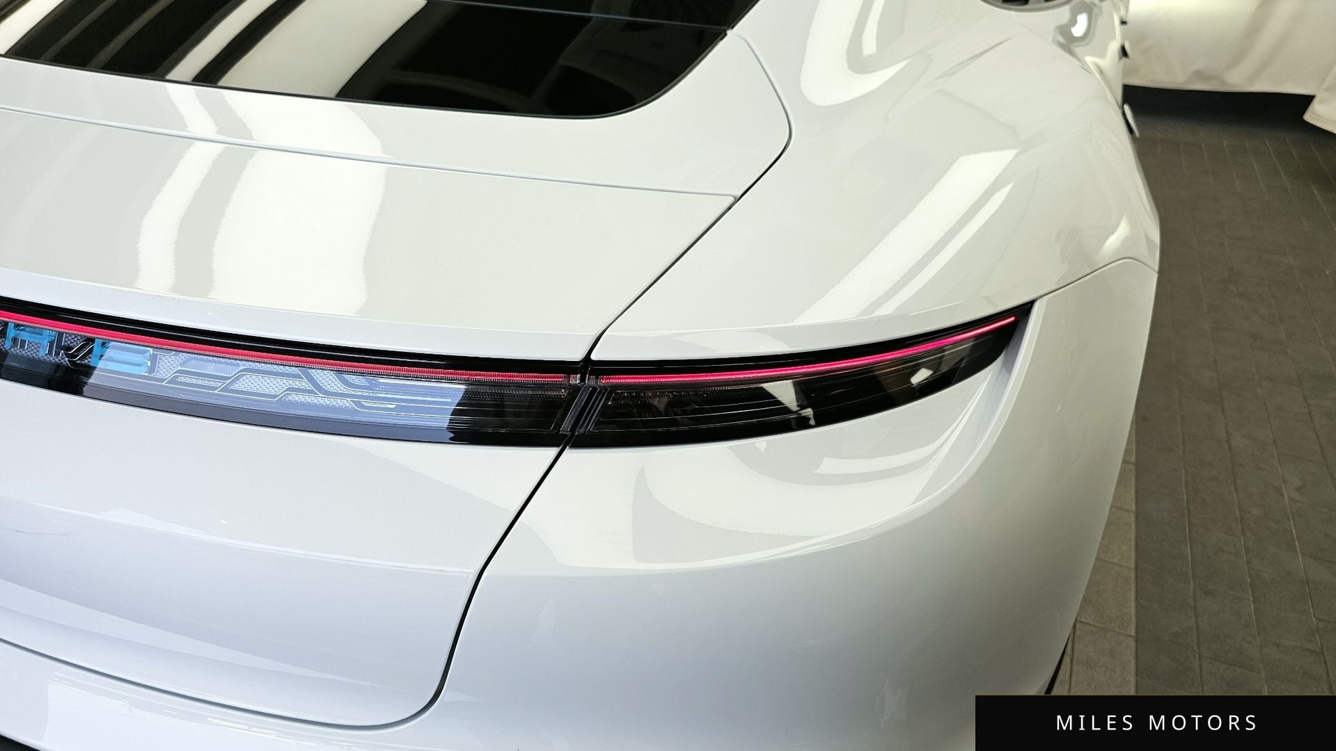 Porsche 타이칸 2022 — миниатюра 9
