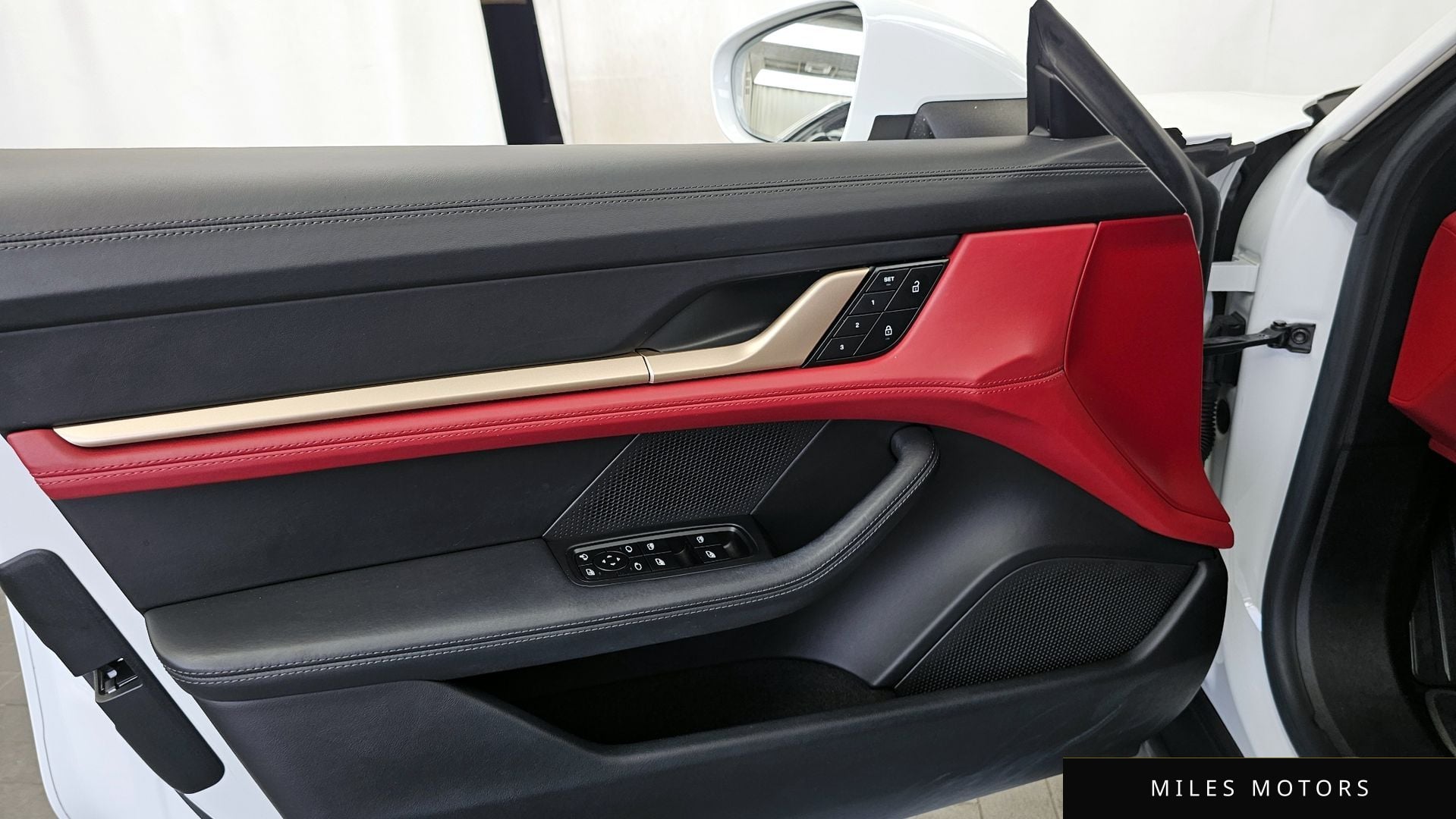 Porsche 타이칸 2022 — миниатюра 14
