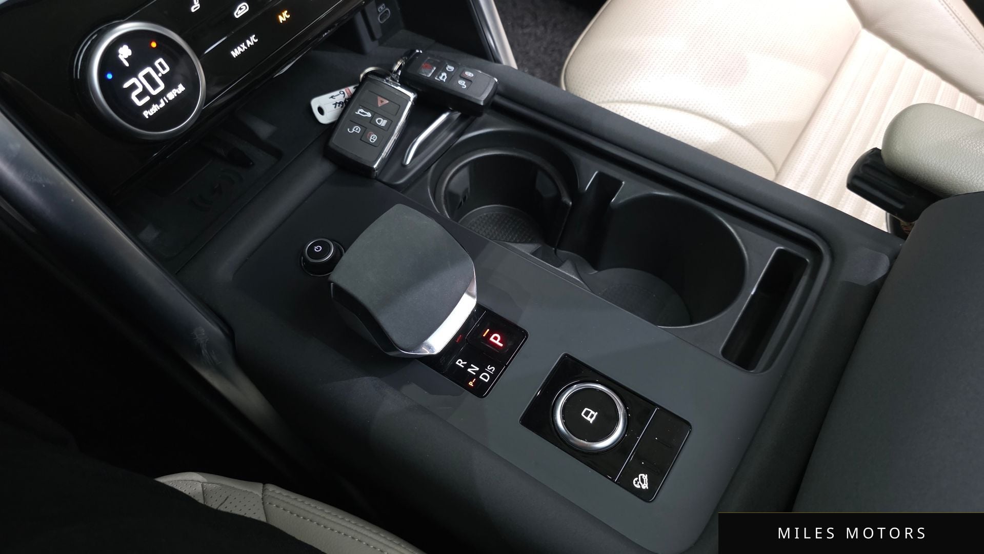 Land Rover Discovery 2022 — миниатюра 9