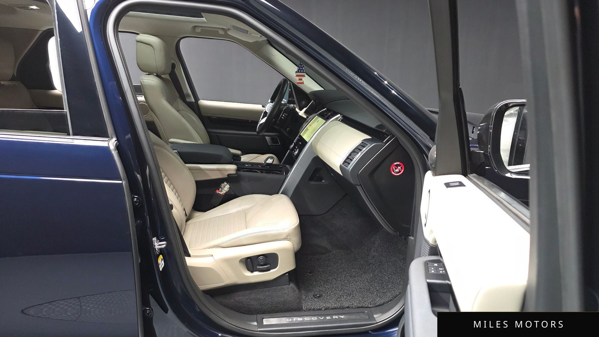Land Rover Discovery 2022 — миниатюра 11