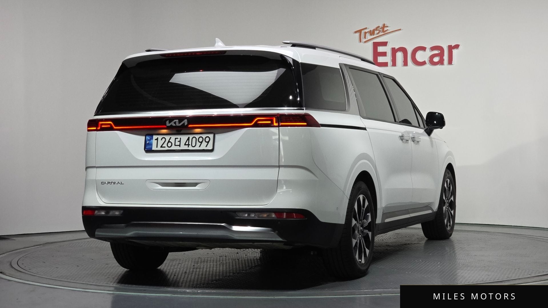 Kia Carnival 2023 — миниатюра 2