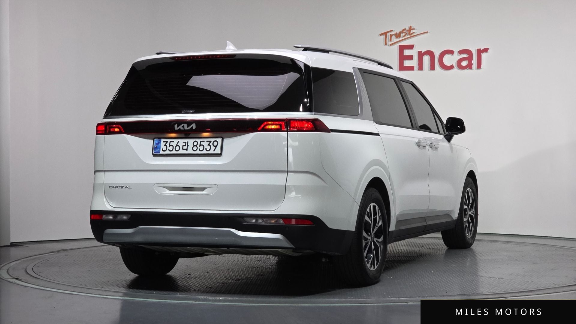 Kia Carnival 2023 — миниатюра 2