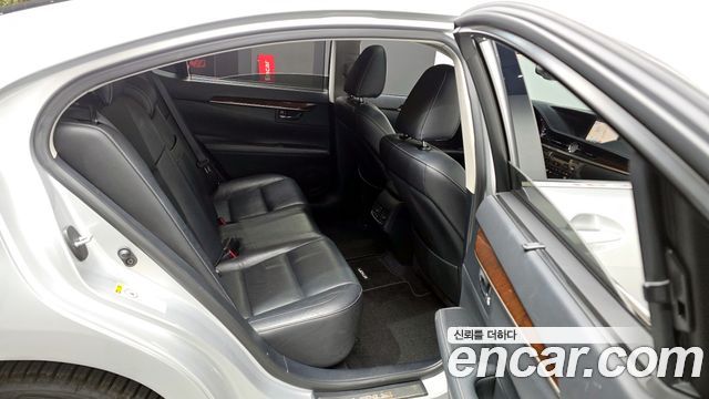 Лексус ES300h 2015 — миниатюра 11
