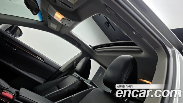 Лексус ES300h 2015 — миниатюра 19