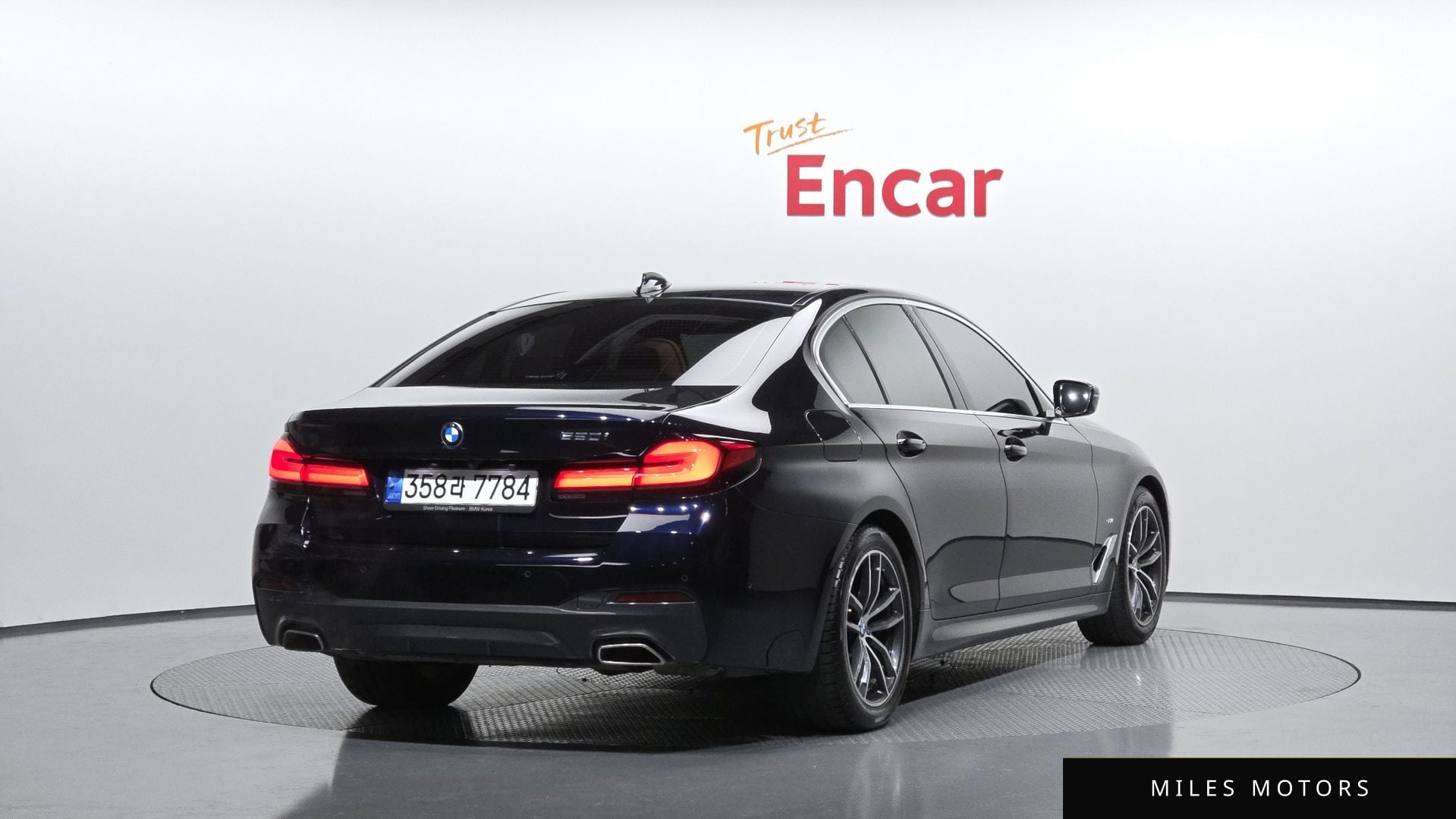 BMW 5 Series (G30) 2023 — миниатюра 2