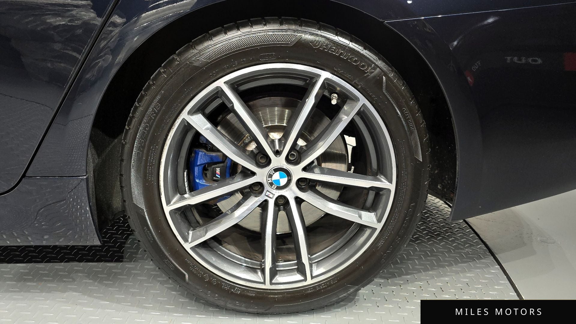 BMW 5 Series (G30) 2023 — миниатюра 7