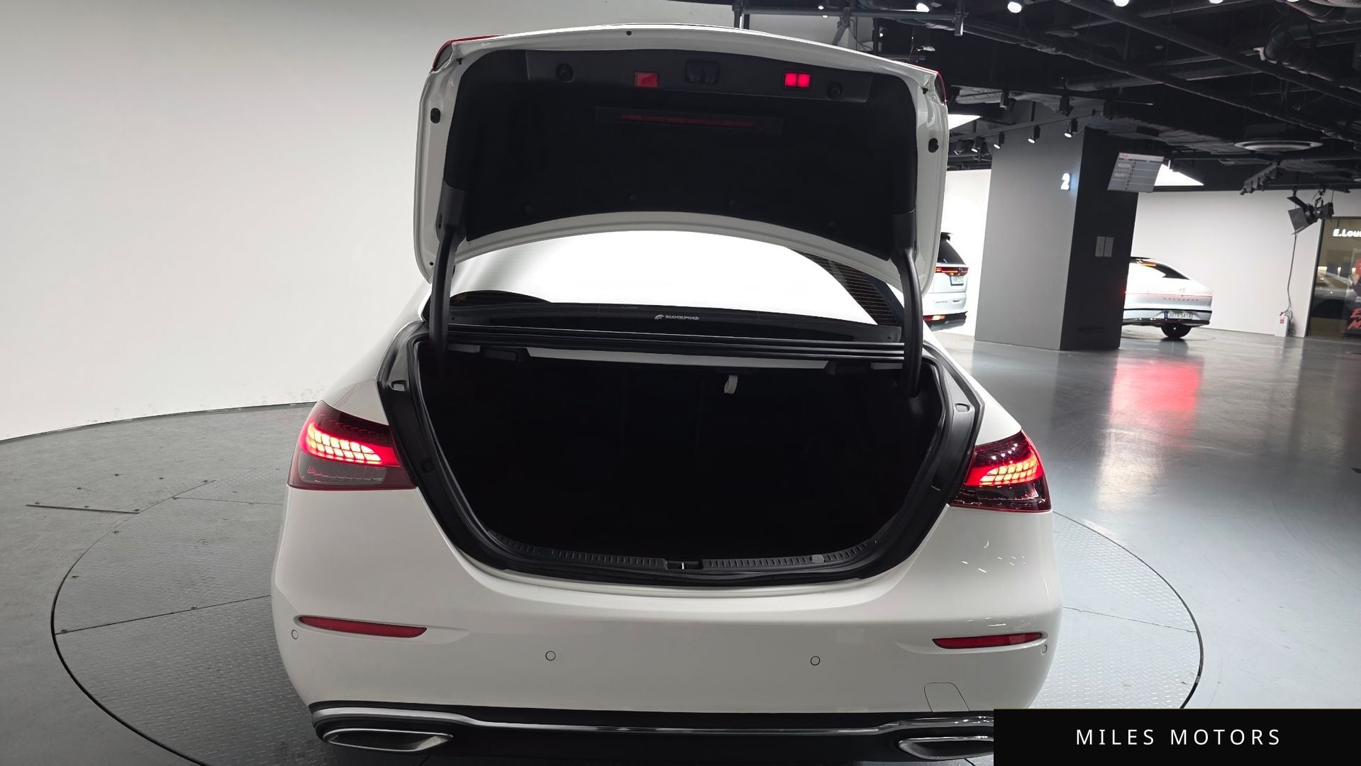 Mercedes-Benz E-클래스 W213 2022 — миниатюра 20
