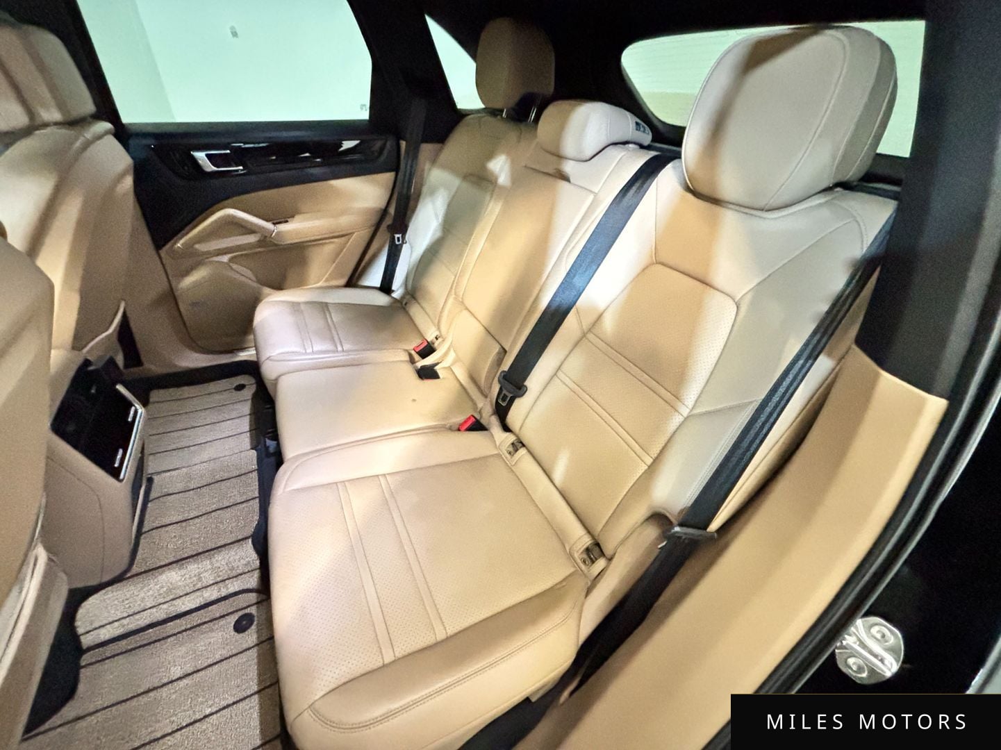 Porsche Cayenne 2021 — миниатюра 9