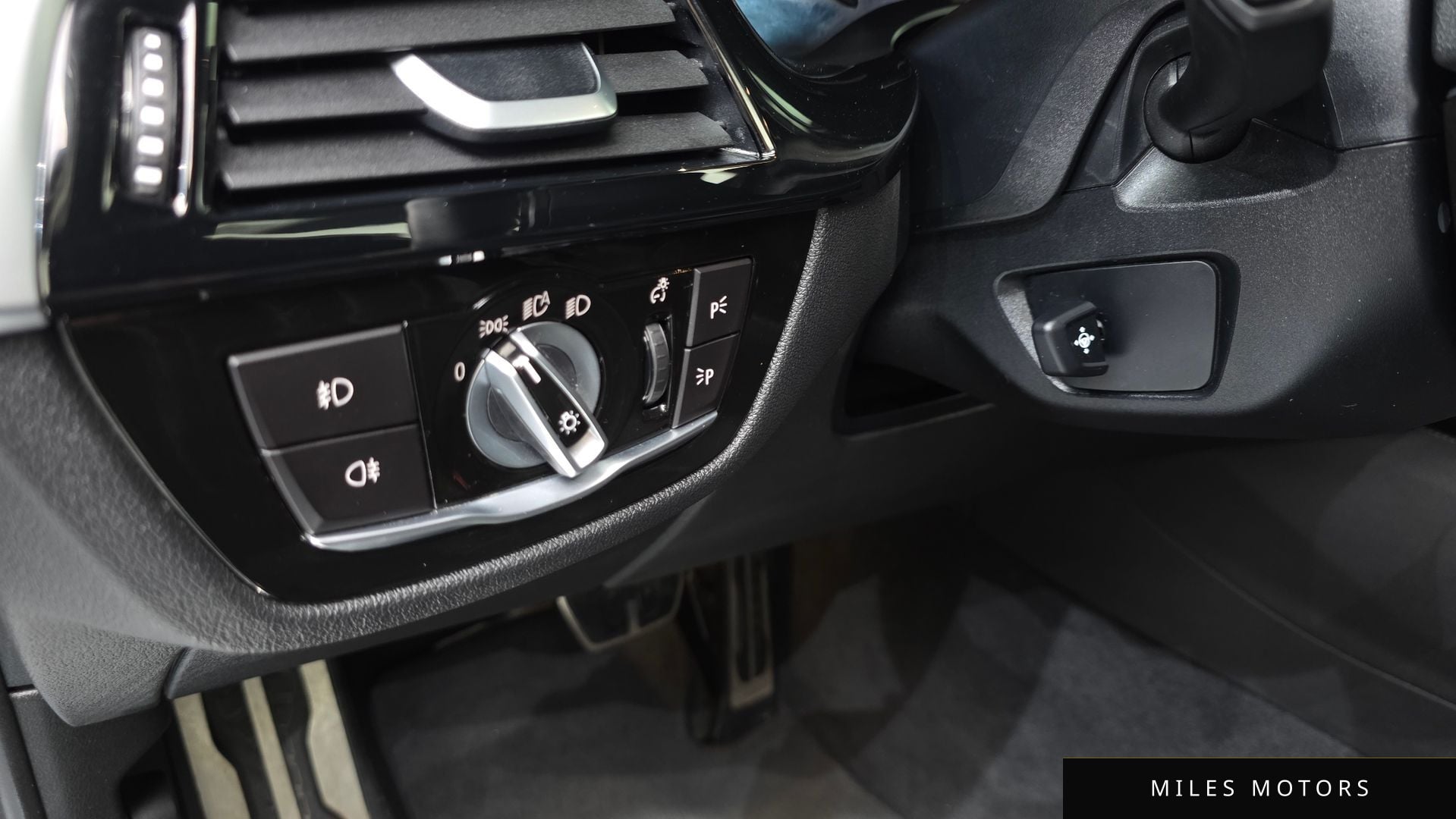 BMW 5 Series (G30) 2018 — миниатюра 11