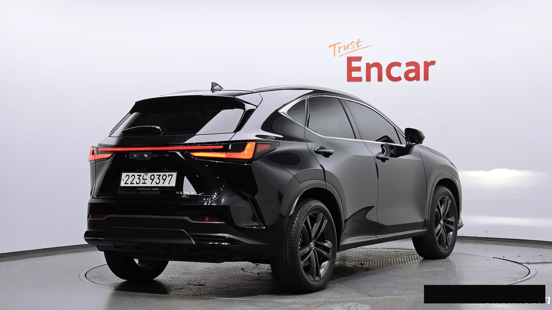 Лексус NX350h 2023 — миниатюра 2