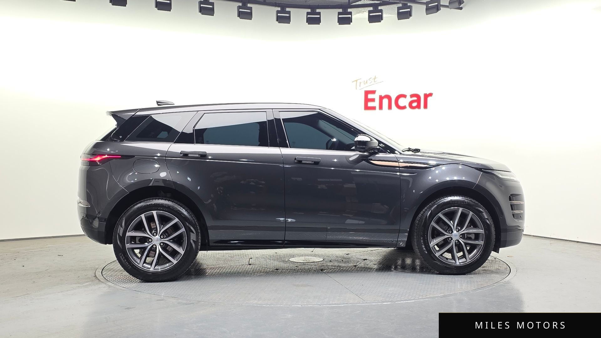 Land Rover Range Rover Evoque 2025 — миниатюра 6