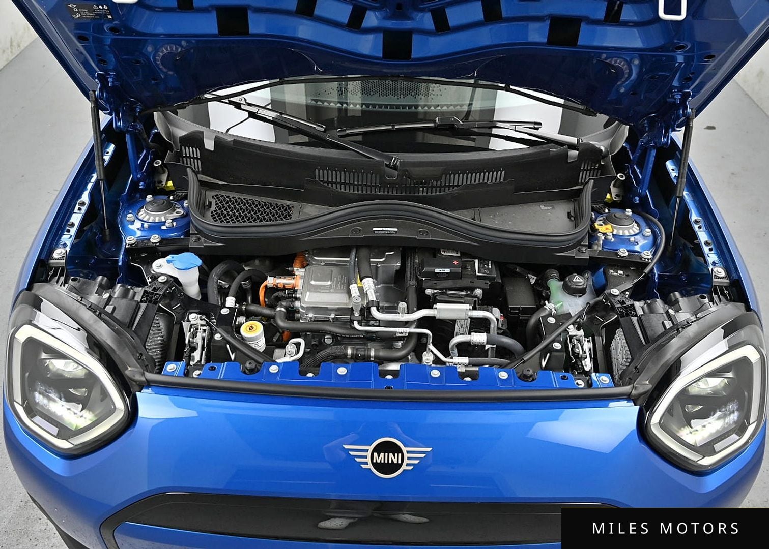 MINI Aceman 2025 — миниатюра 8