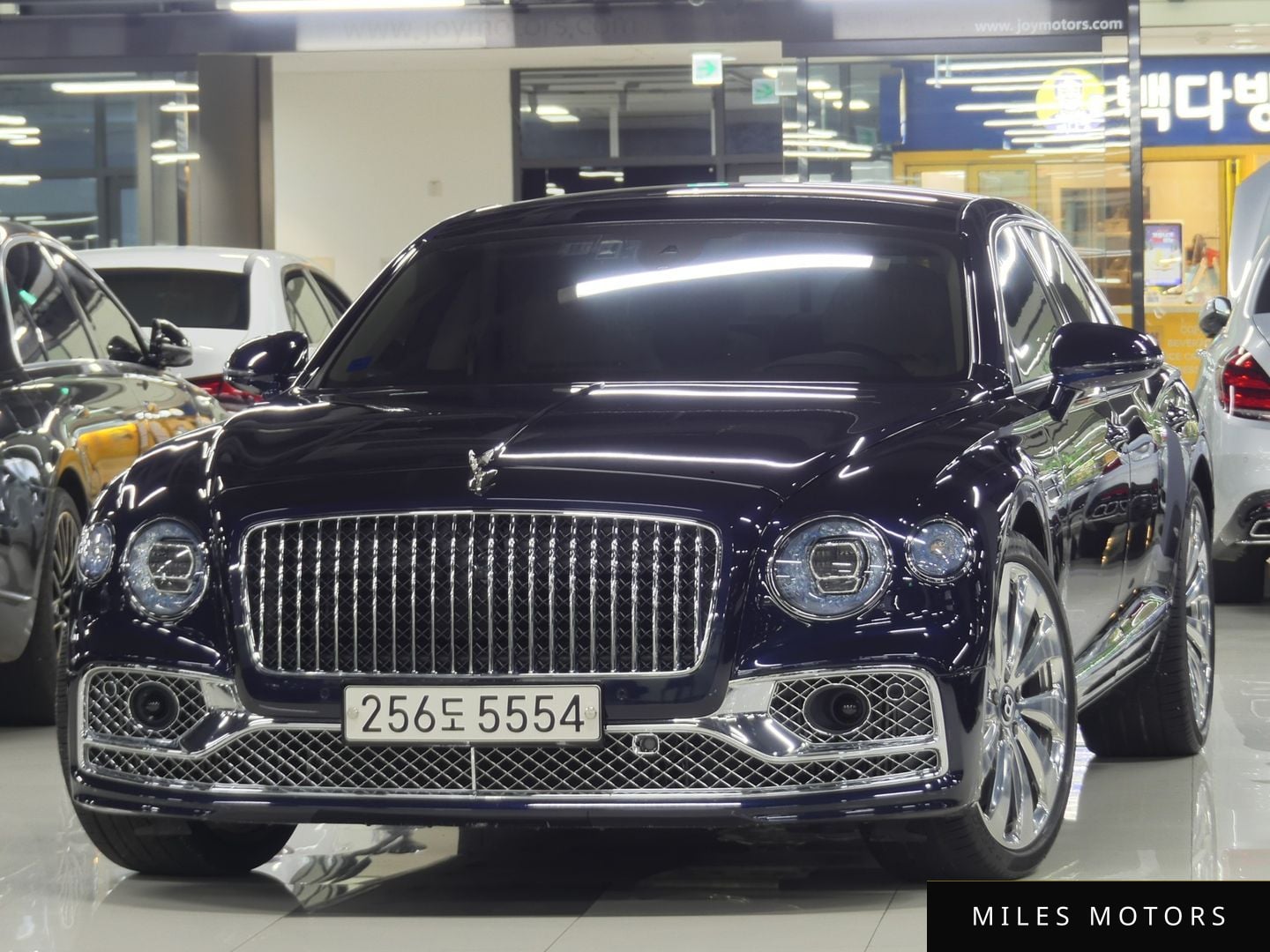 Bentley Flying Spur 2022 — фото 1 из 12