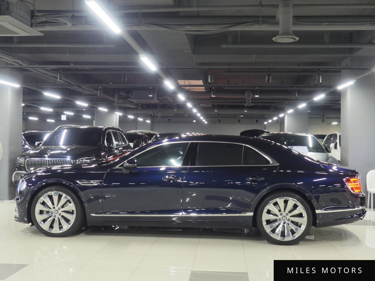 Bentley Flying Spur 2022 — миниатюра 2