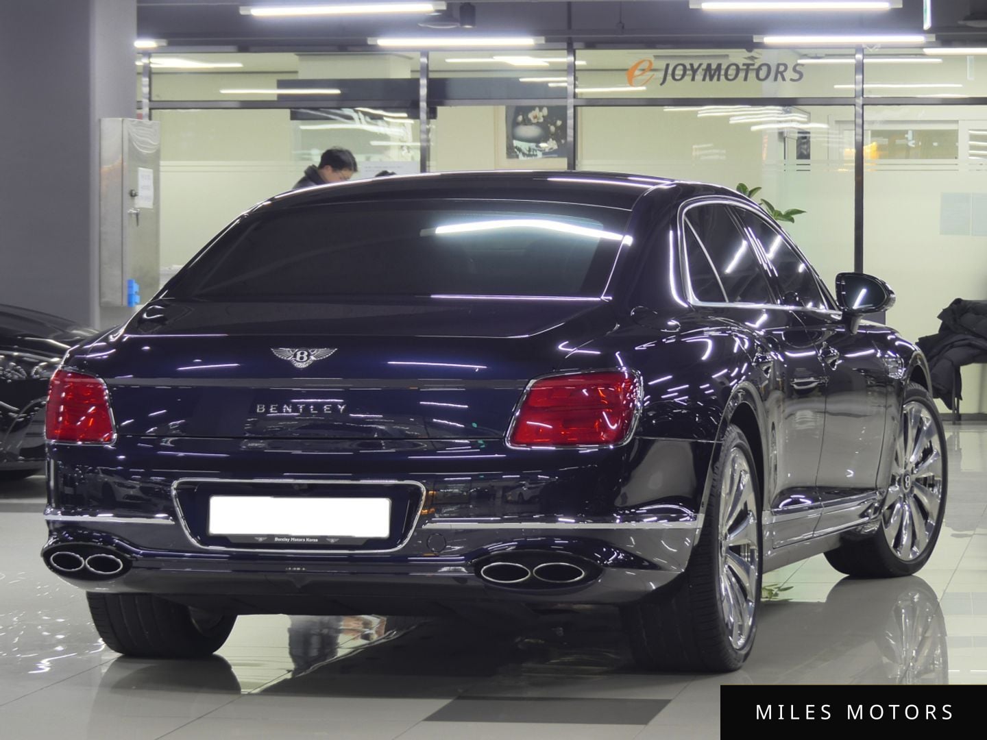 Bentley Flying Spur 2022 — миниатюра 3