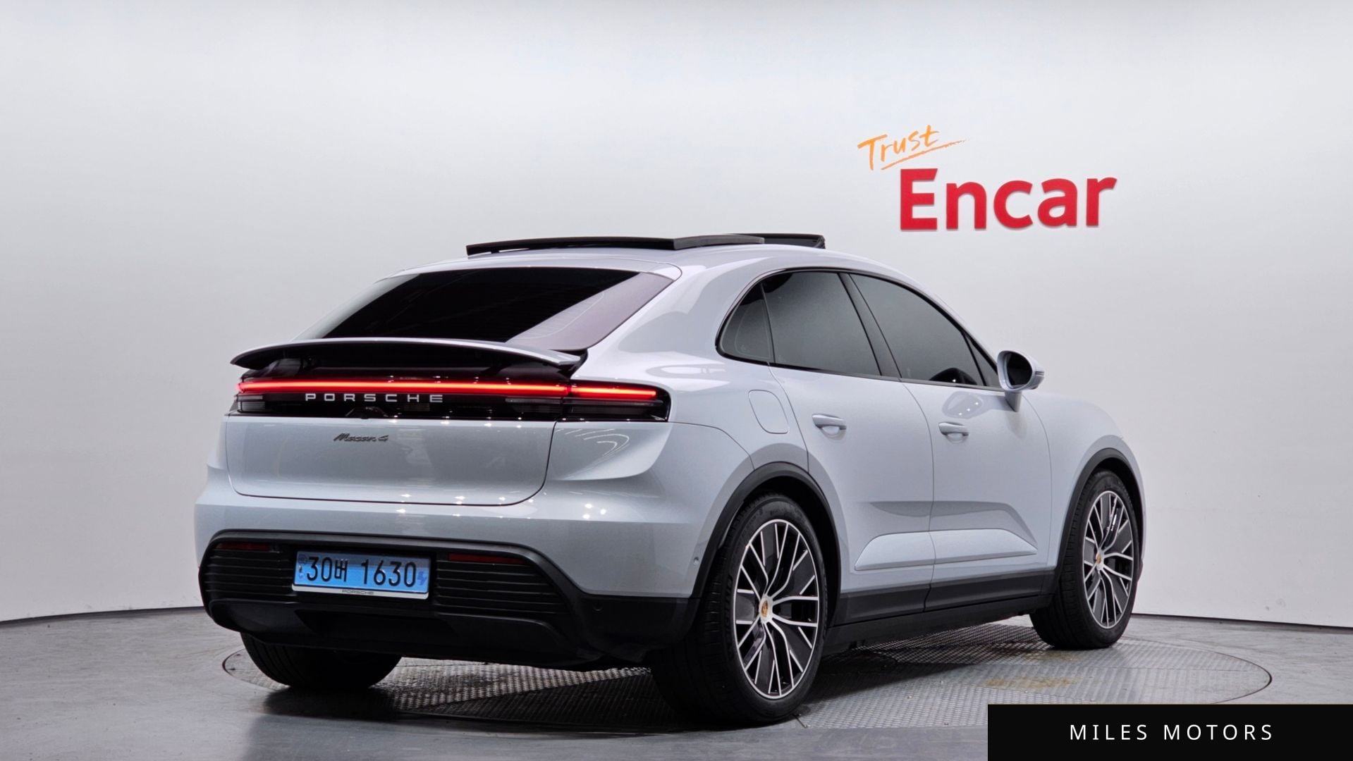 Porsche 마칸 EV 2025 — миниатюра 2