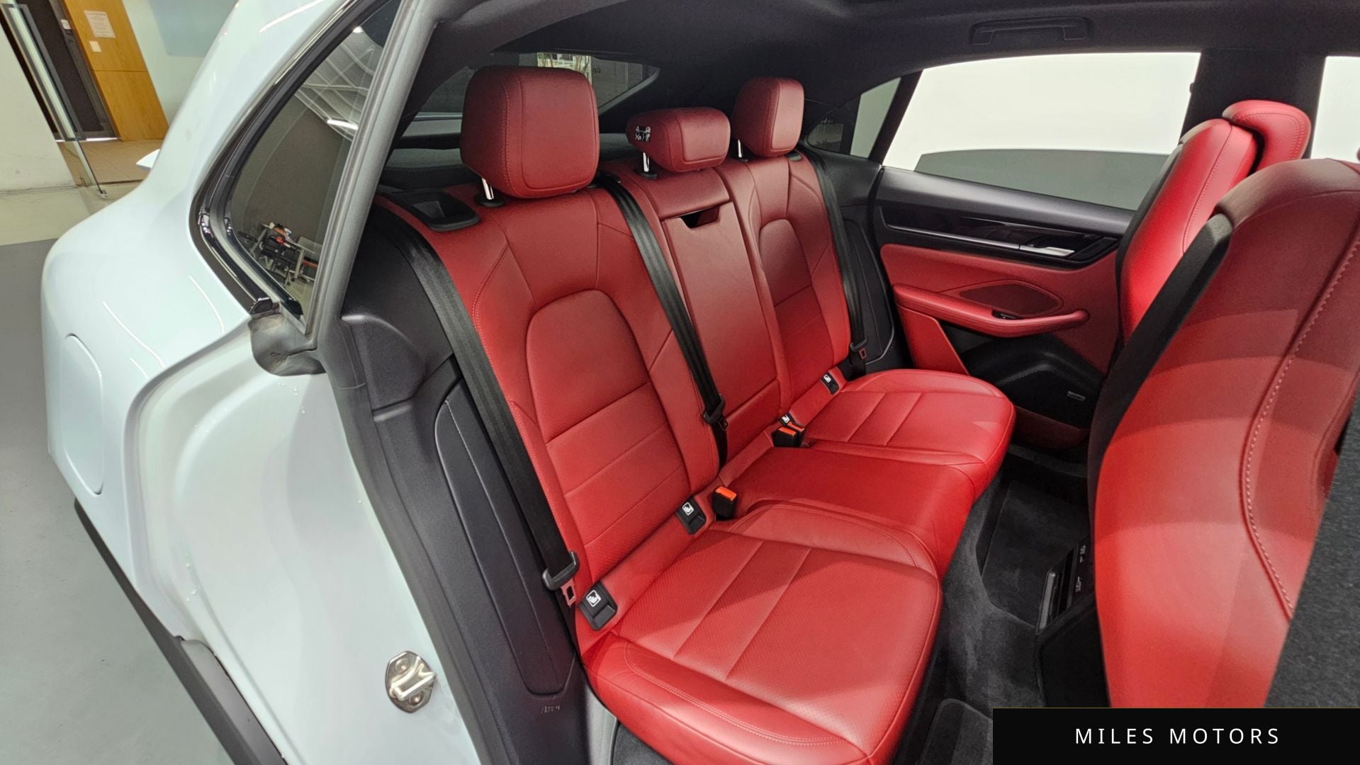 Porsche 마칸 EV 2025 — миниатюра 17