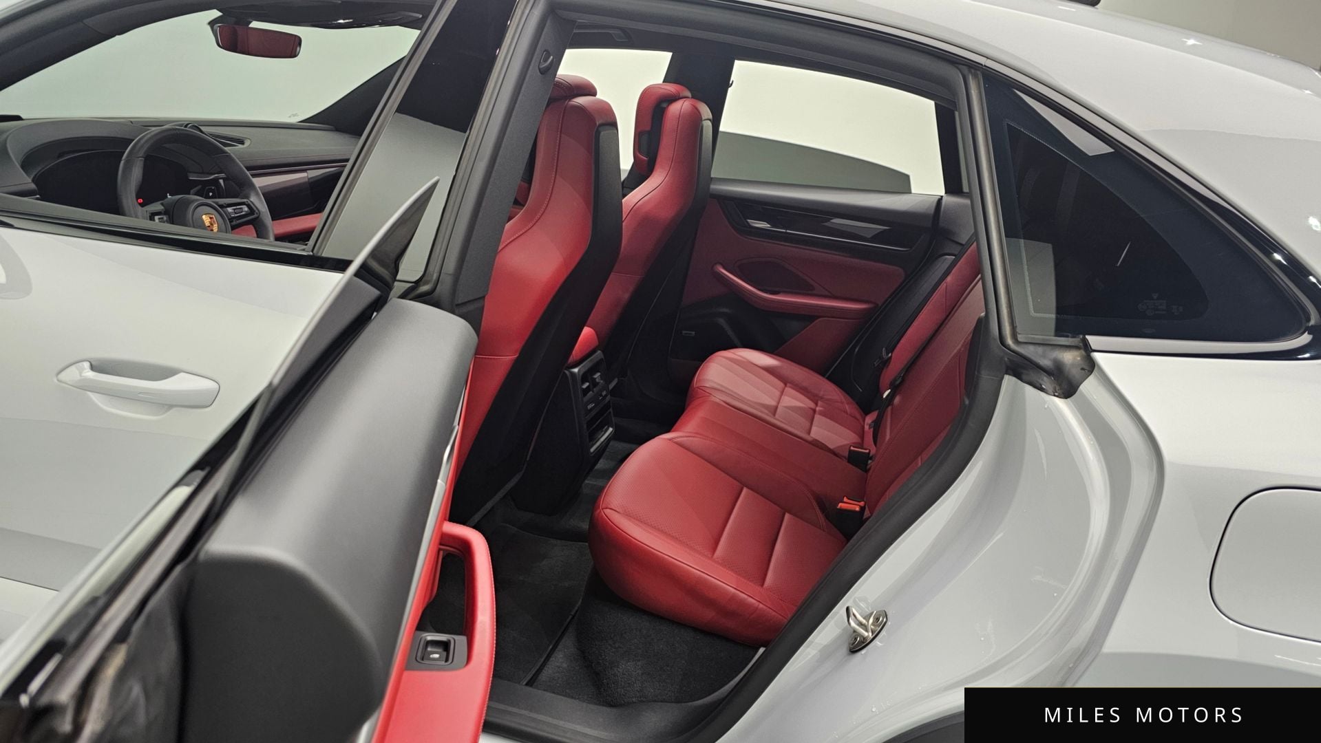 Porsche 마칸 EV 2025 — миниатюра 22