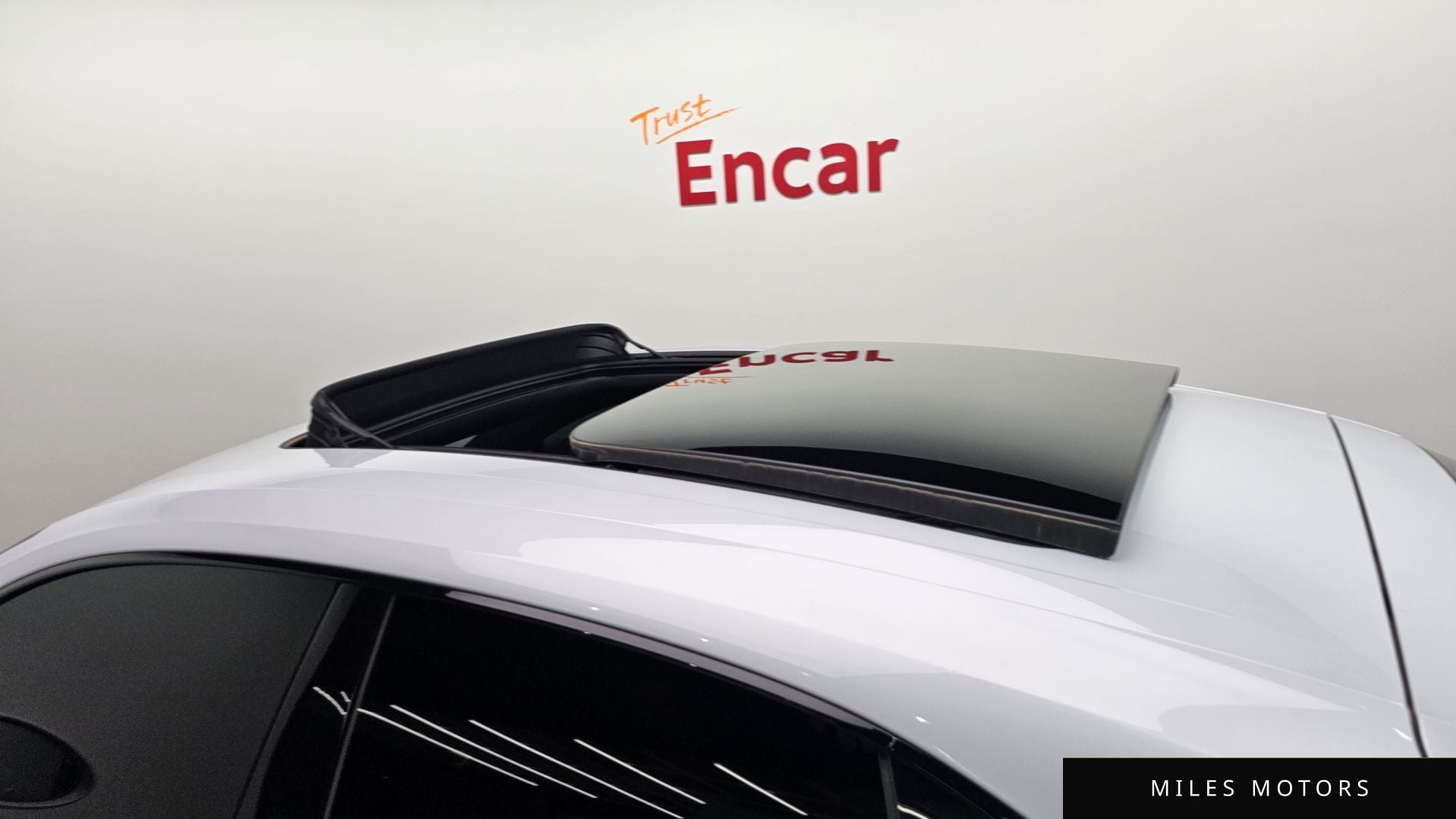 Porsche 마칸 EV 2025 — миниатюра 30