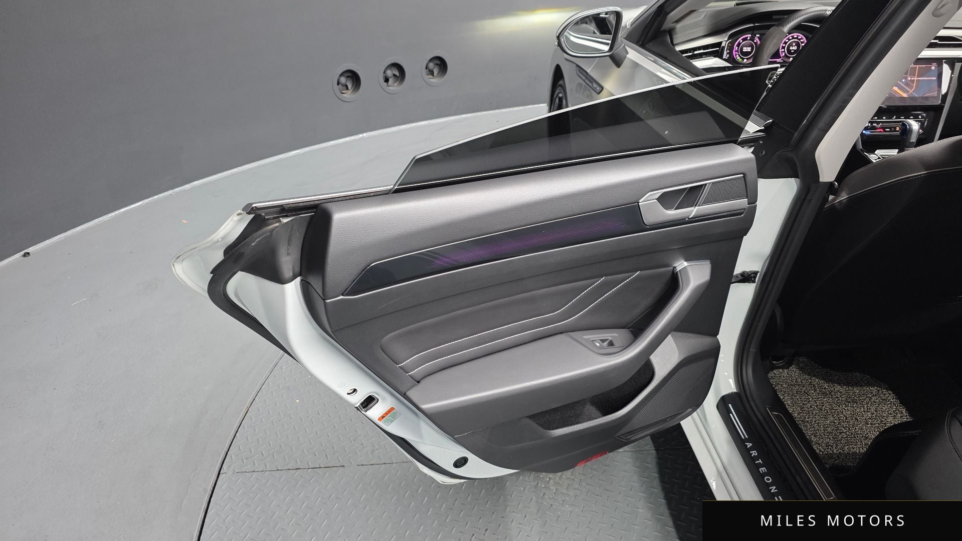 Volkswagen 아테온 2023 — миниатюра 15