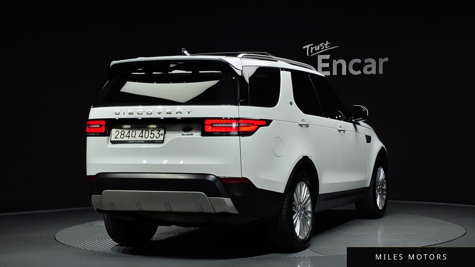 Land Rover Discovery 2017 — миниатюра 2