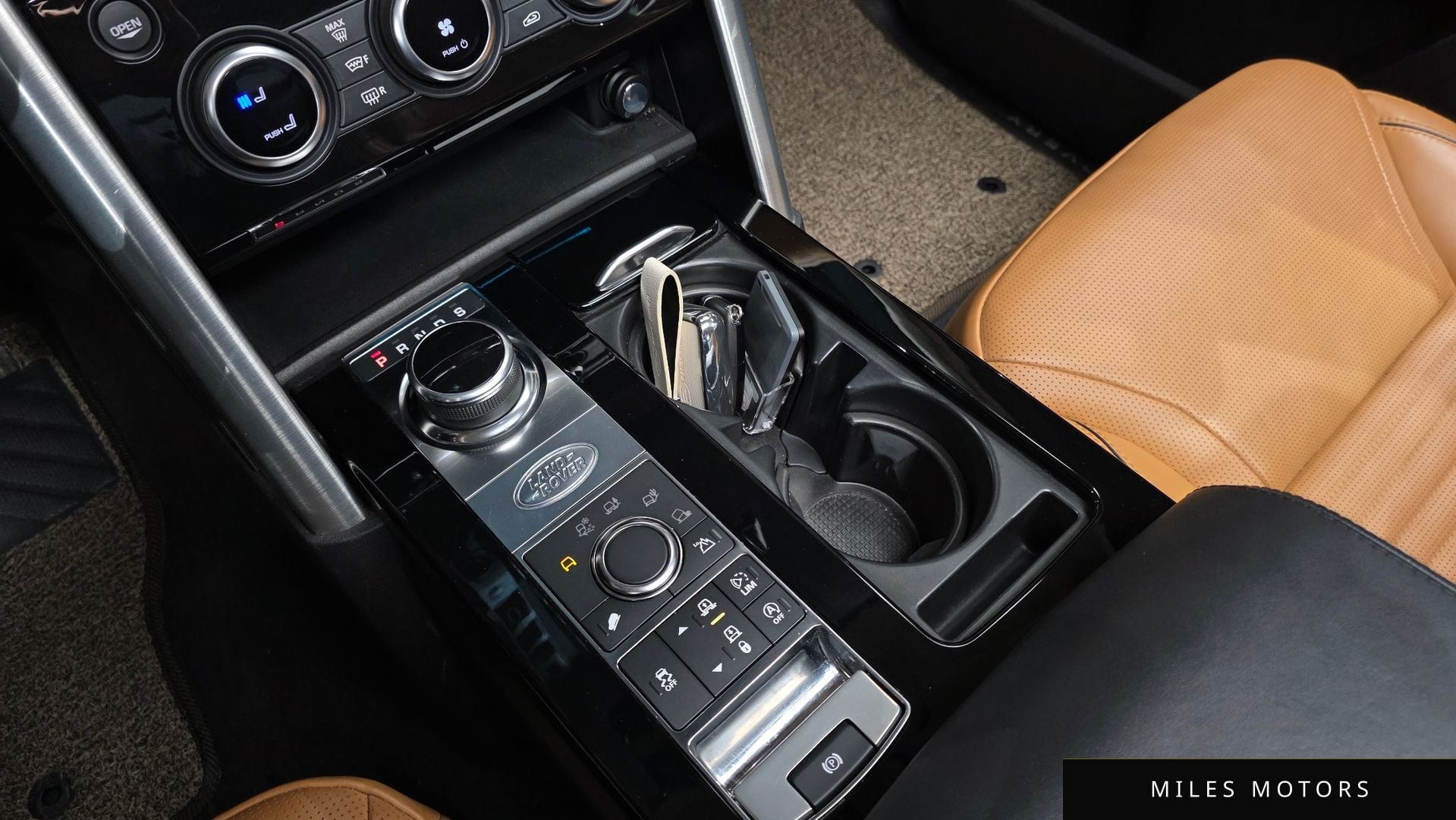 Land Rover Discovery 2017 — миниатюра 9