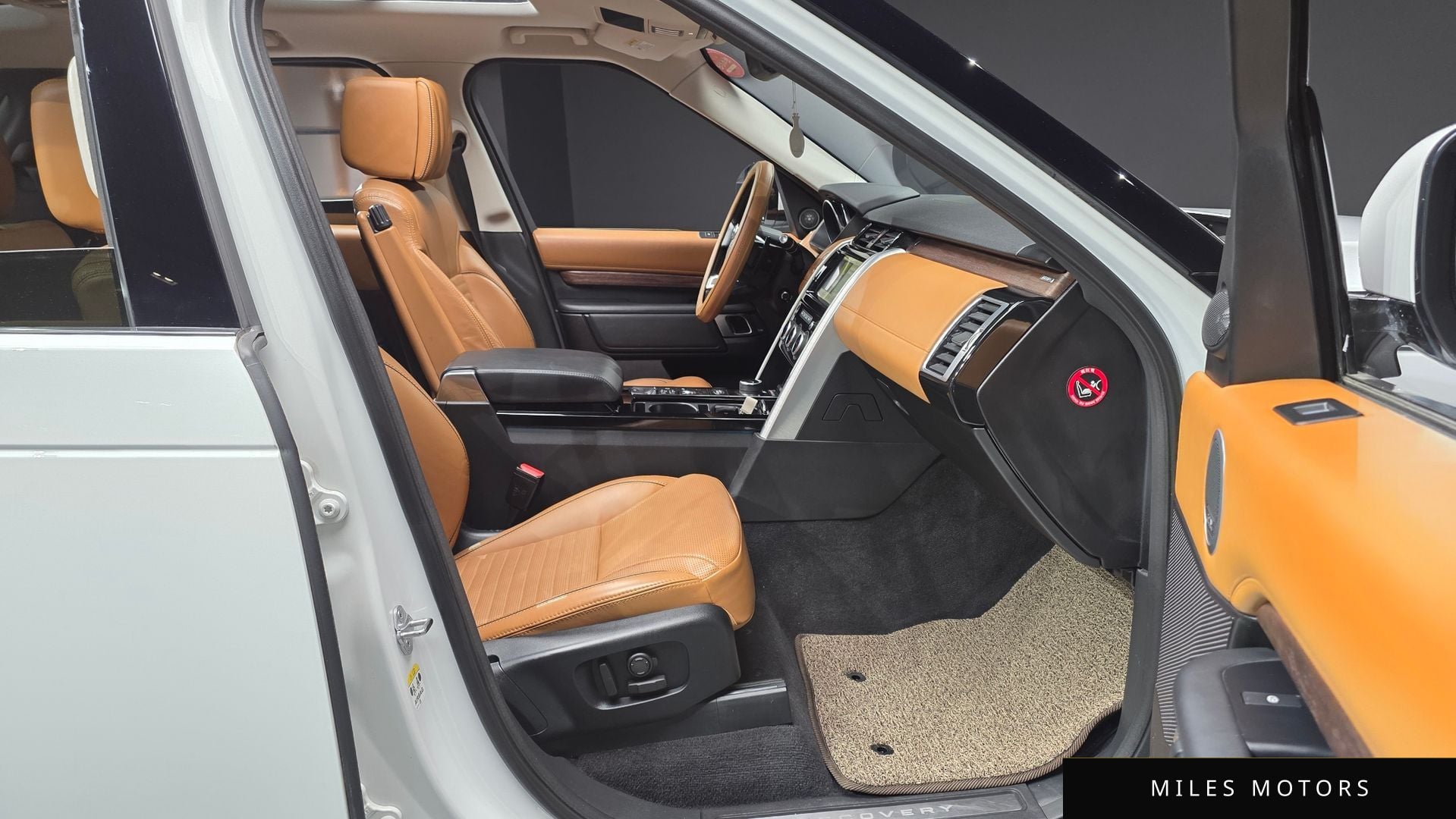 Land Rover Discovery 2017 — миниатюра 11