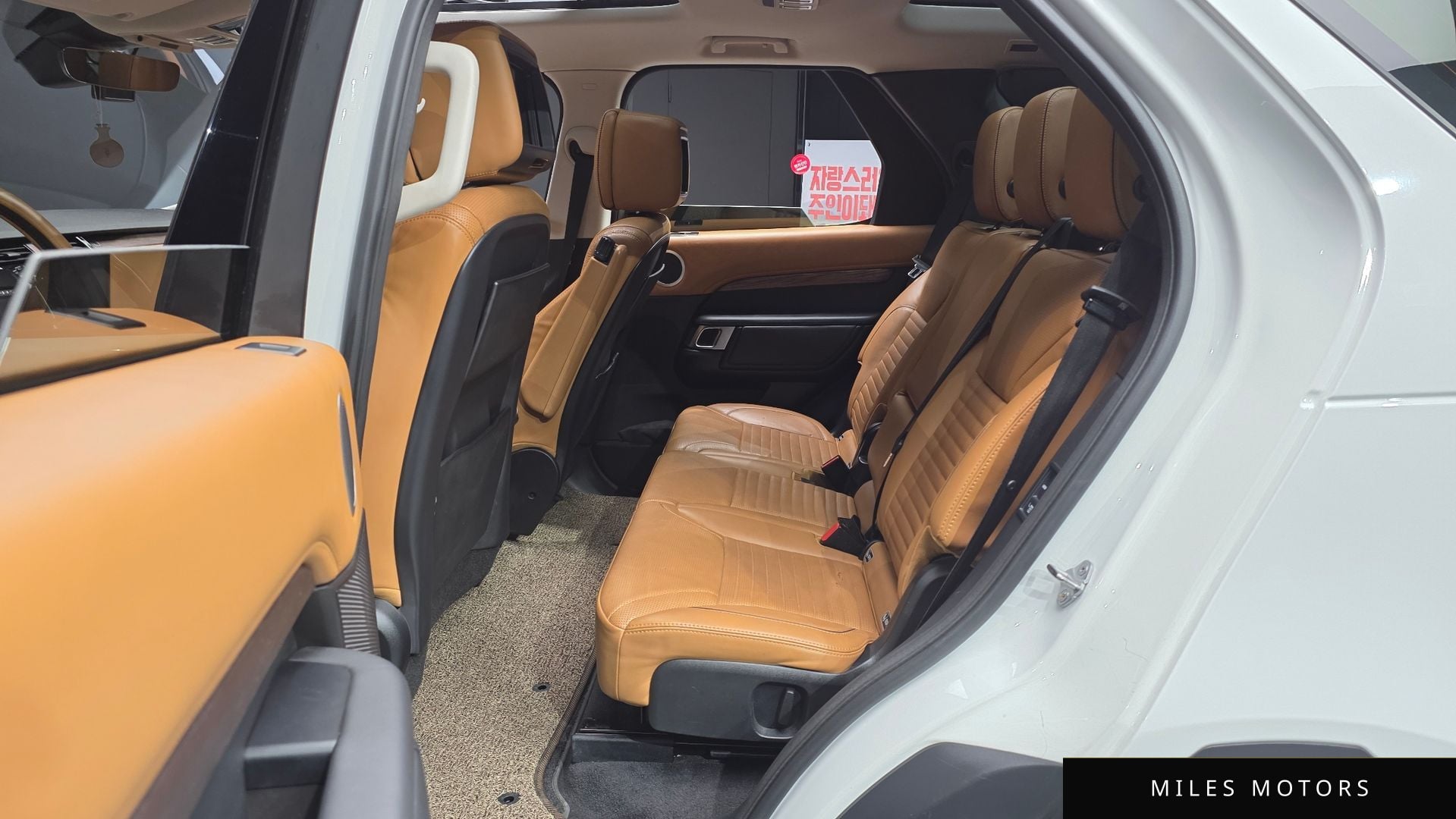 Land Rover Discovery 2017 — миниатюра 12
