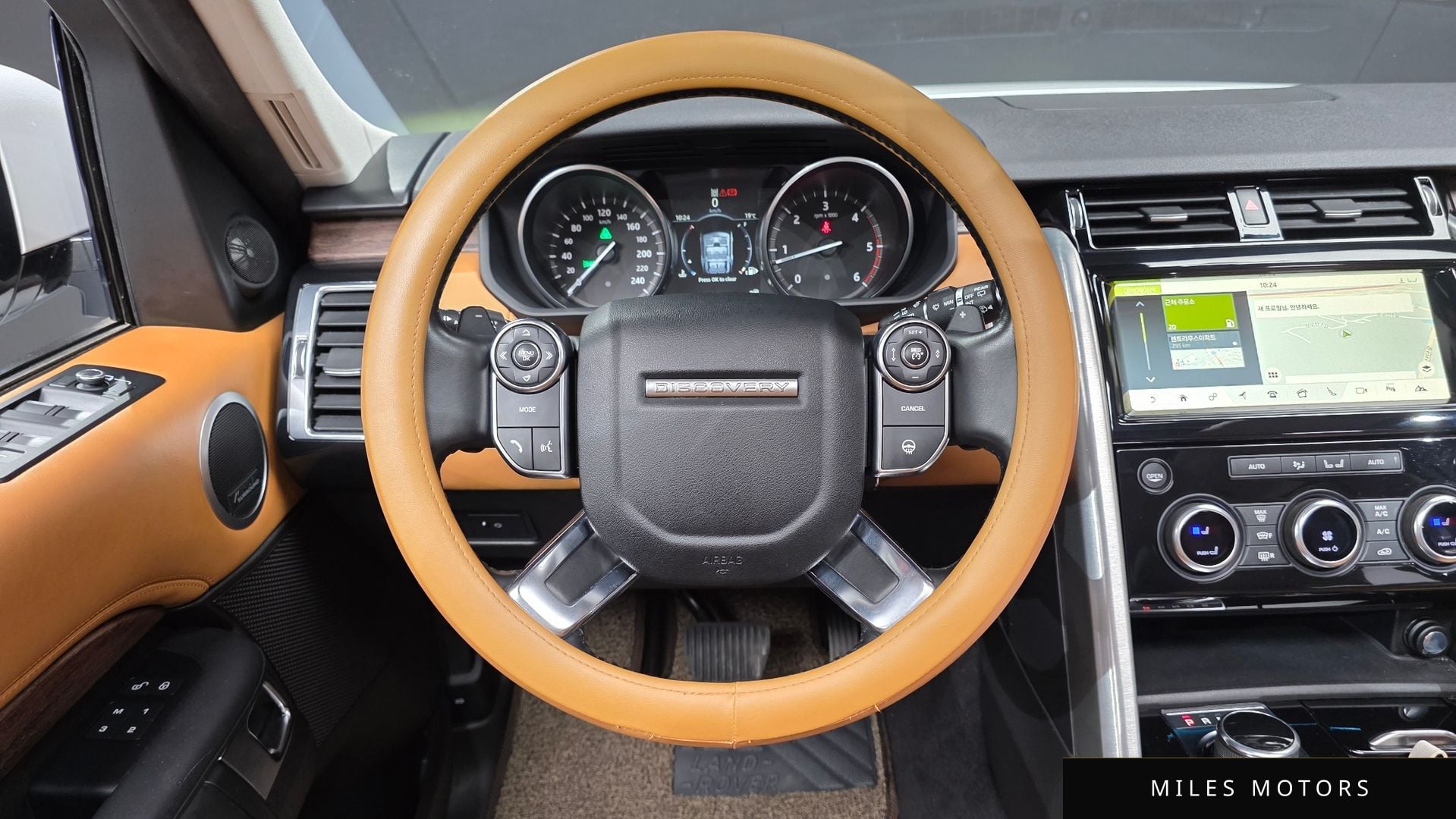 Land Rover Discovery 2017 — миниатюра 13