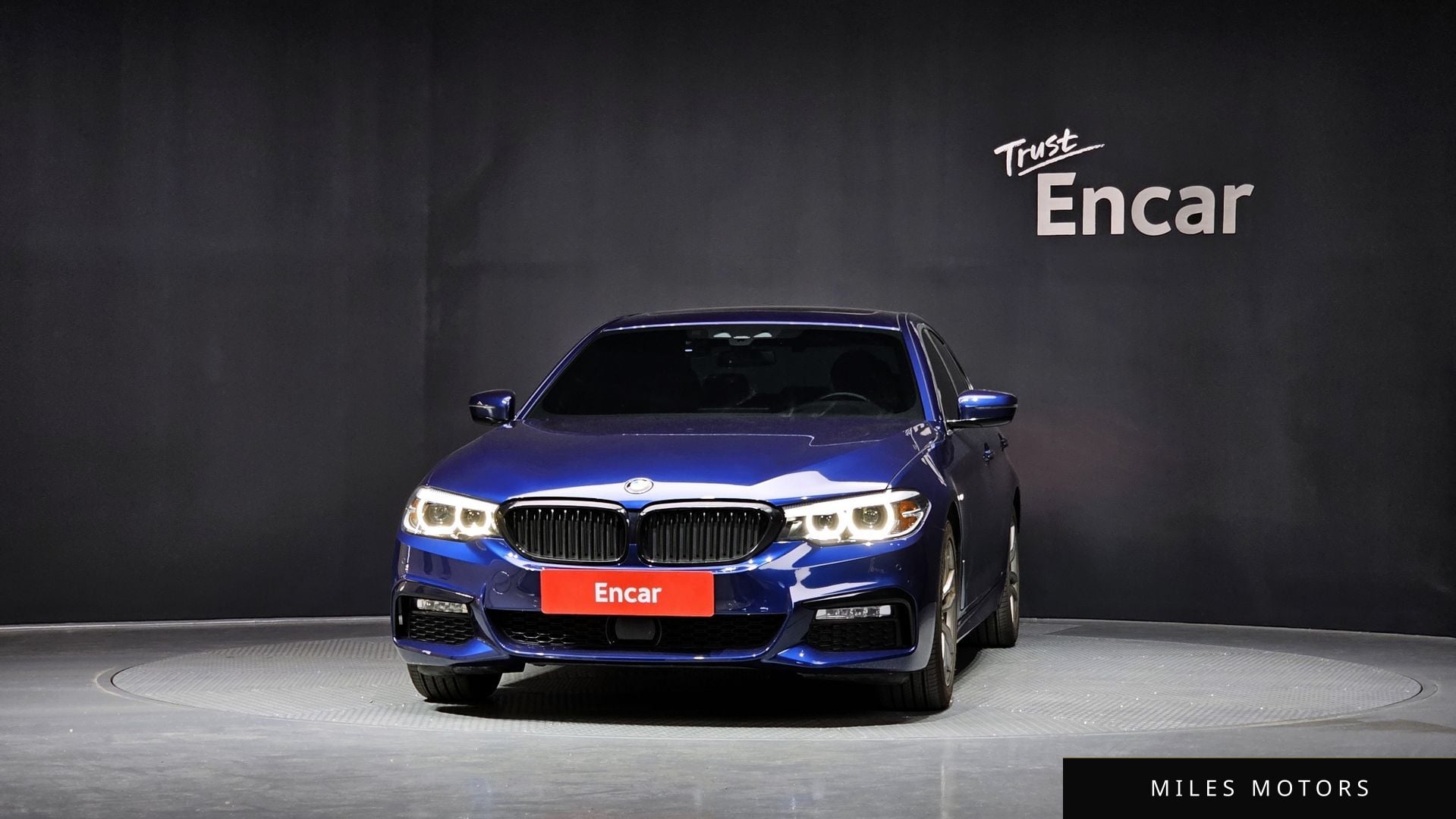 BMW 5 Series (G30) 2018 — миниатюра 3