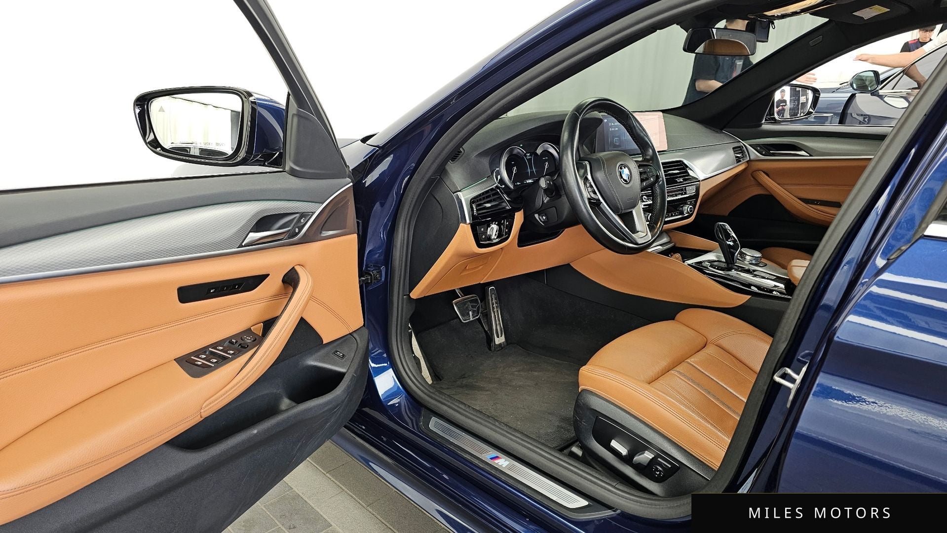 BMW 5 Series (G30) 2018 — миниатюра 10