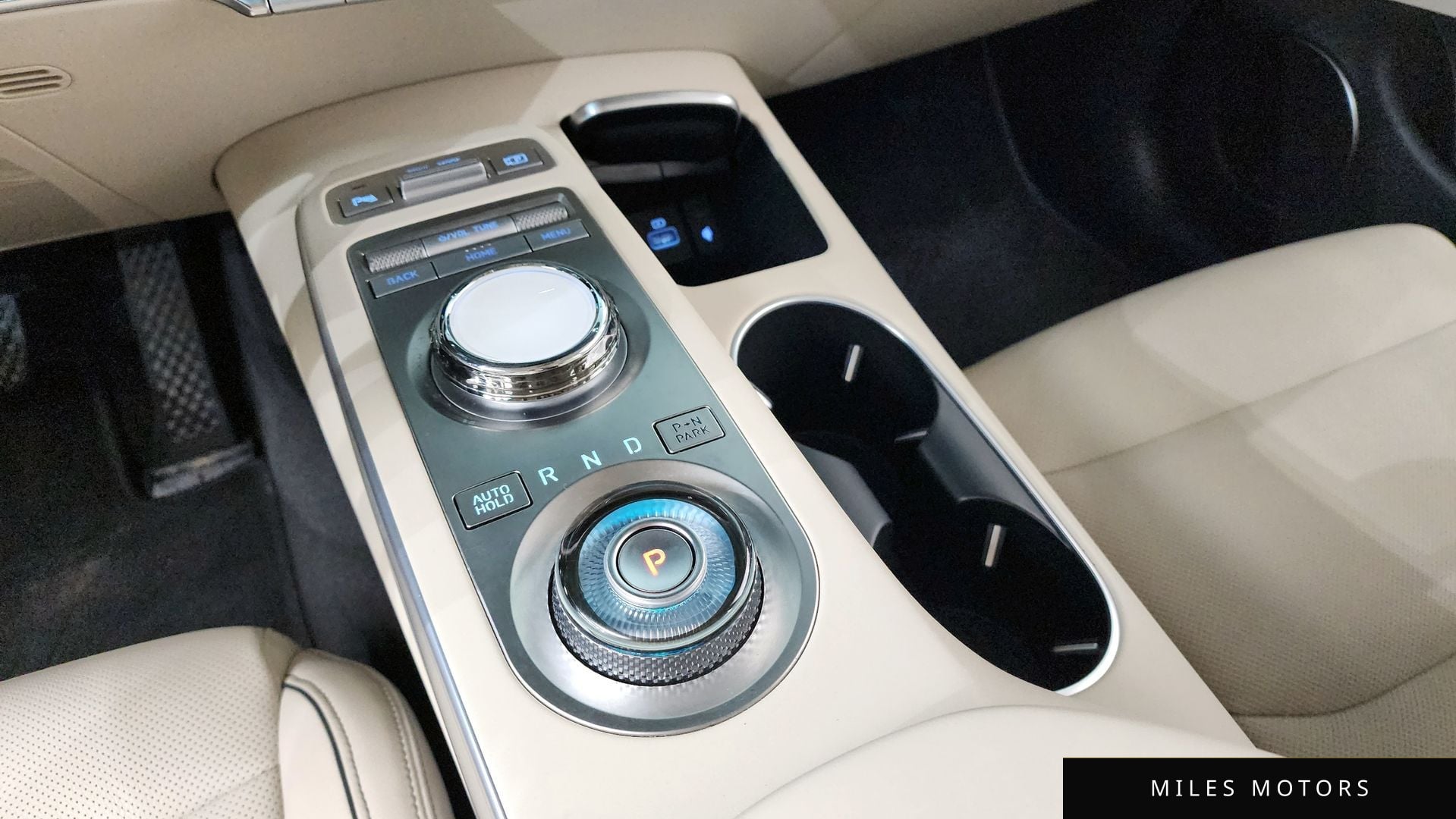 Genesis GV70 2023 — миниатюра 12