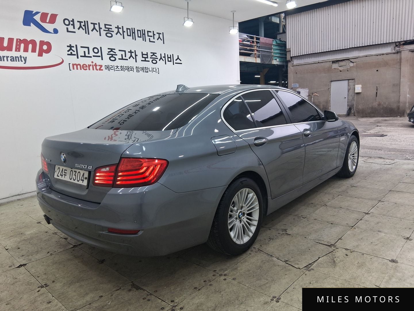 BMW 5 Series (F10) 2015 — миниатюра 5