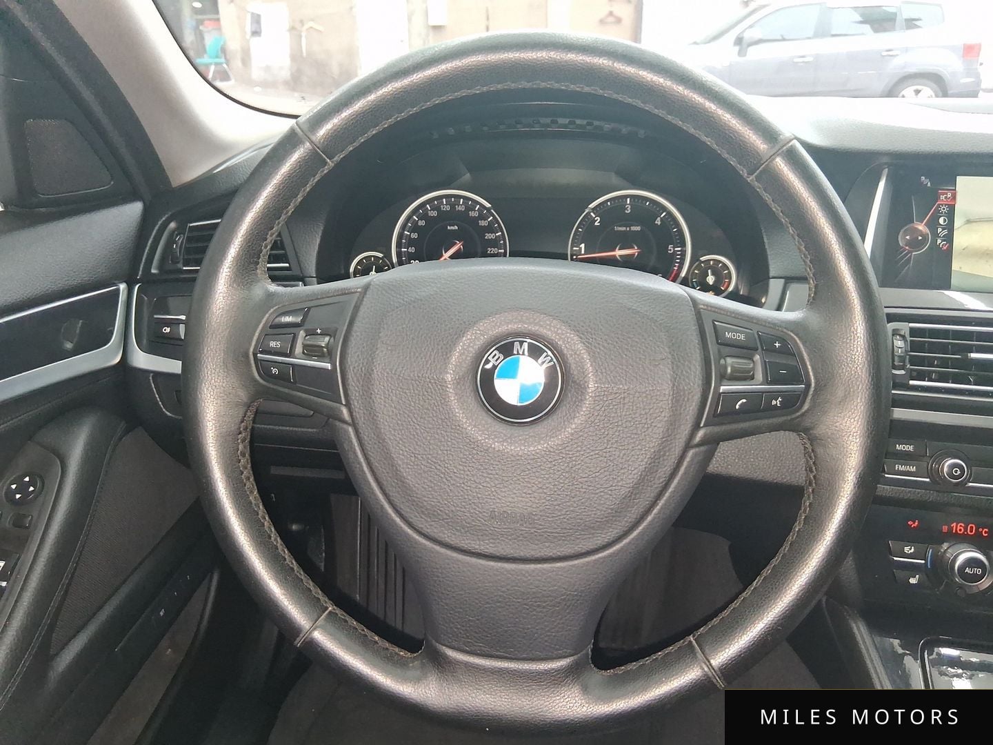BMW 5 Series (F10) 2015 — миниатюра 8