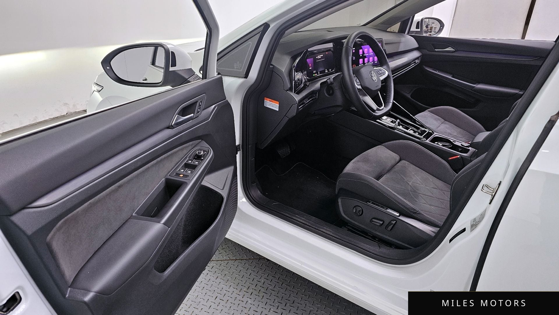 Volkswagen Golf 2023 — миниатюра 13