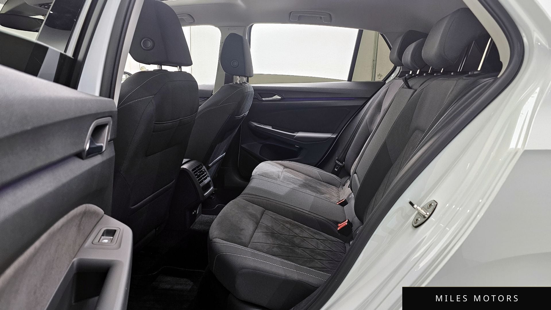 Volkswagen Golf 2023 — миниатюра 18